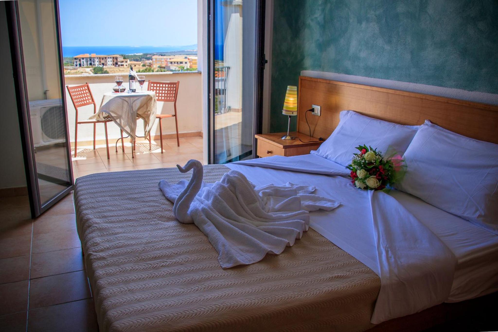 Double Room with Balcony and Sea View photo 3