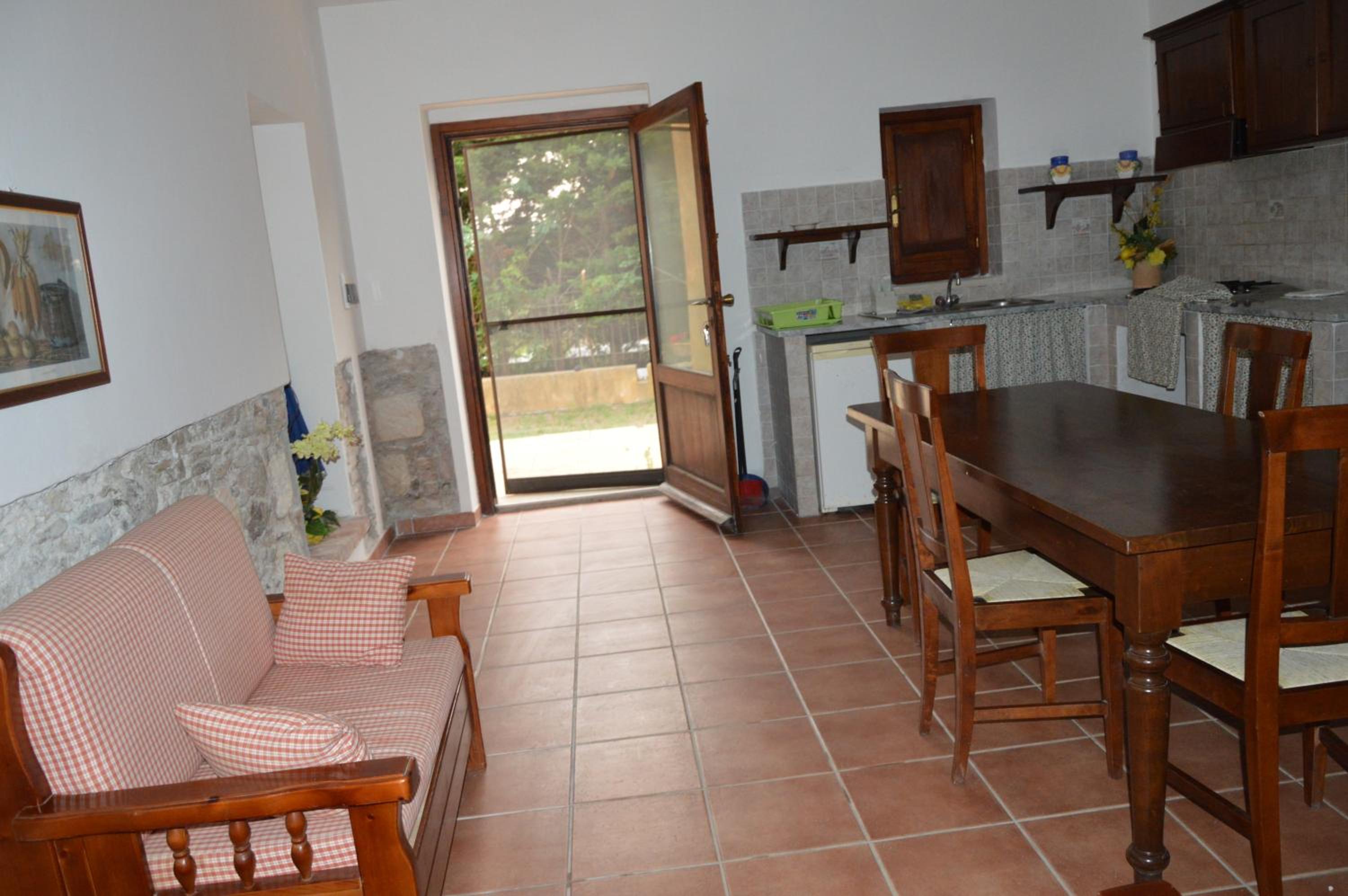 Apartment photo 2