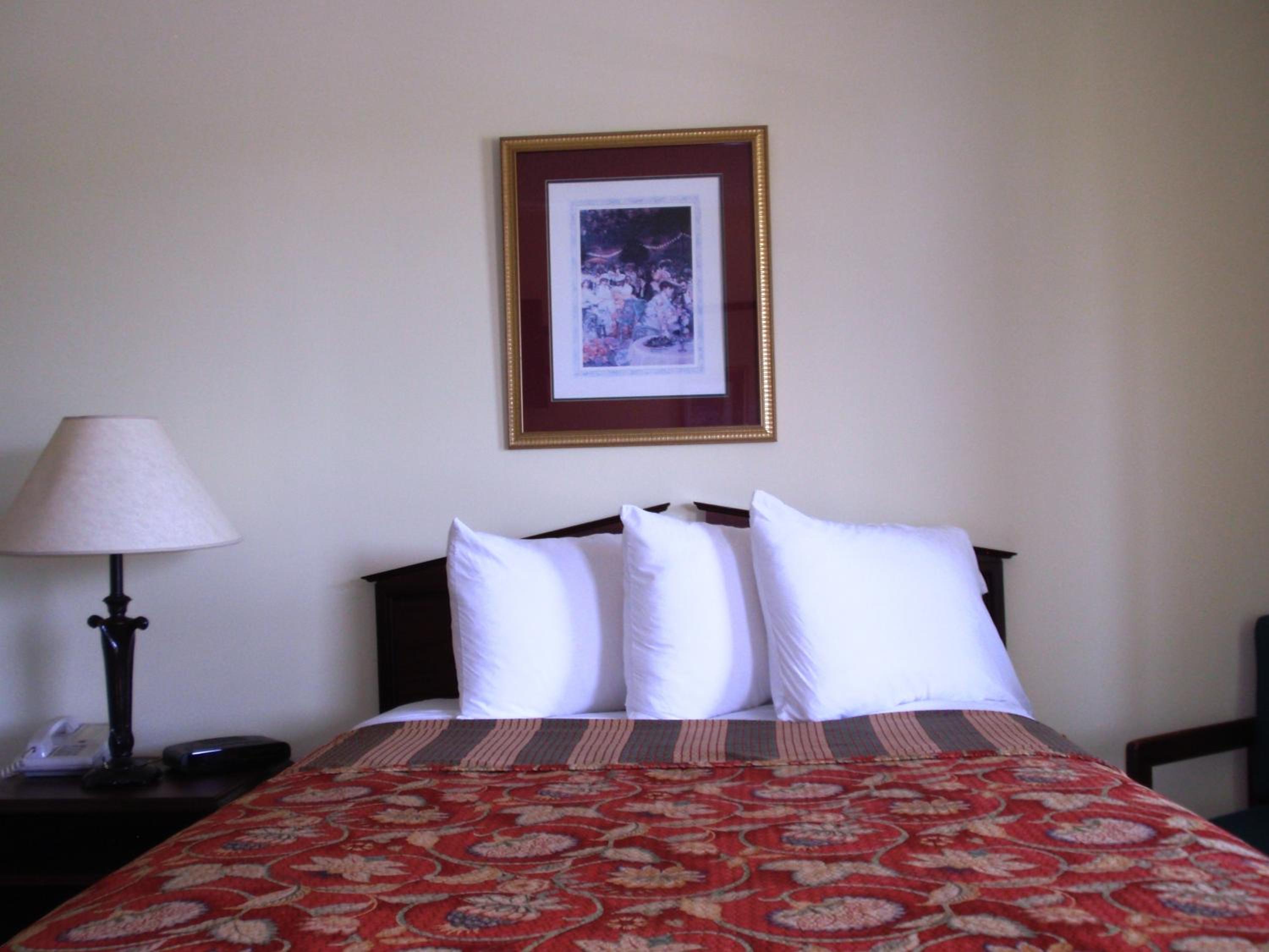 Deluxe King Room - Non-Smoking
