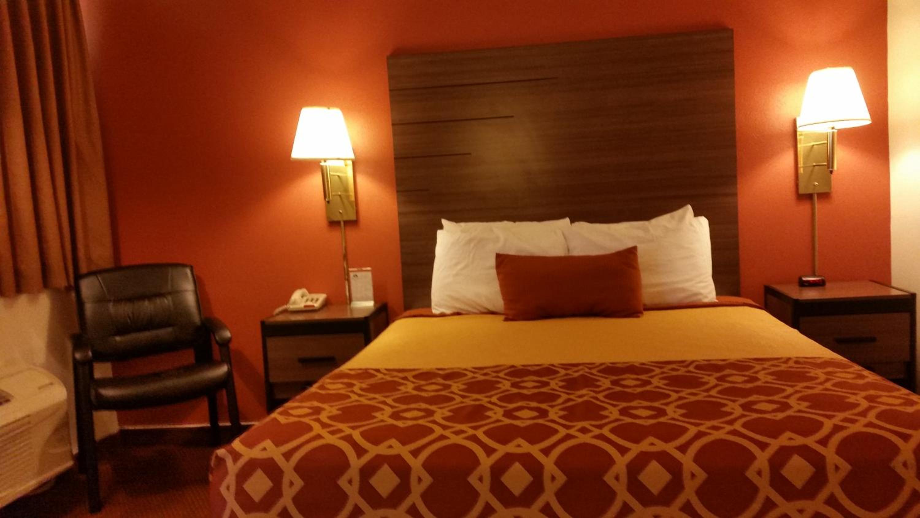 Queen Room - Photo 15