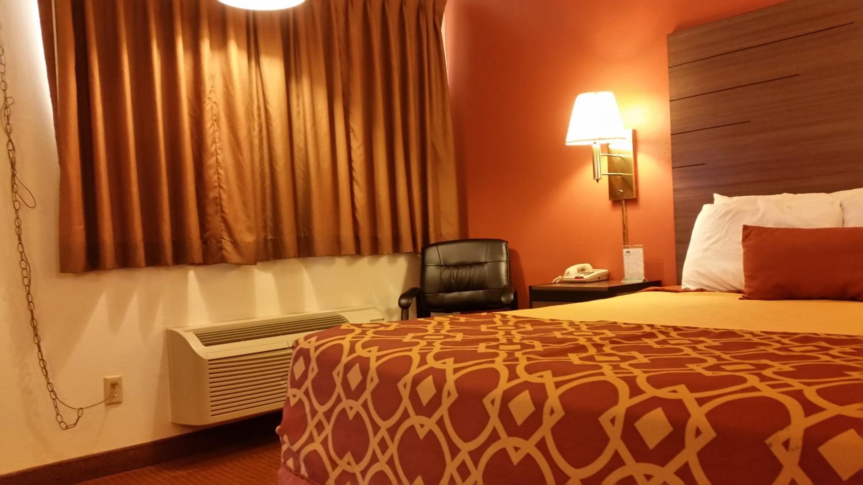 Queen Room - Photo 14