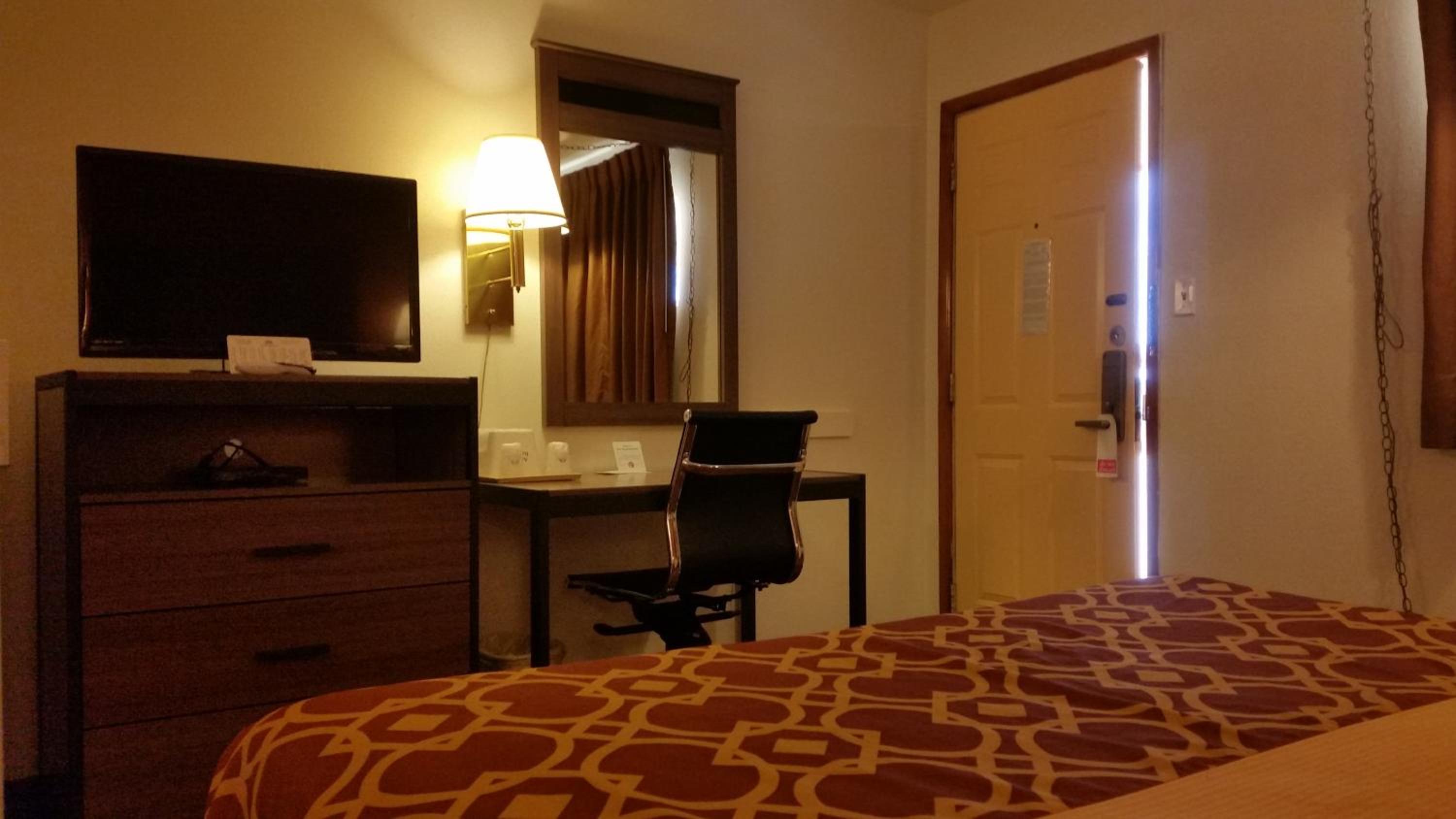 Queen Room - Photo 11