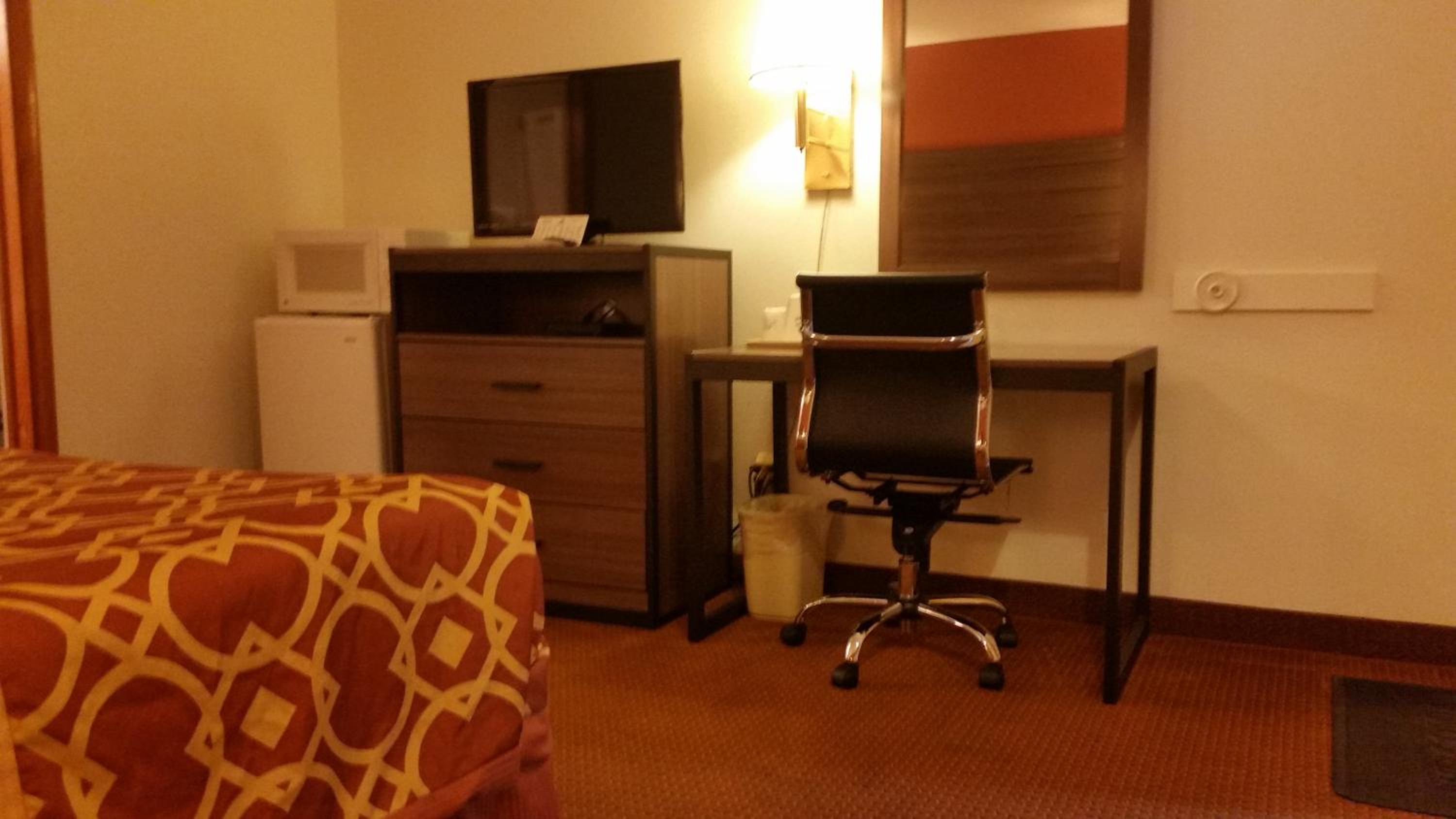 Queen Room - Photo 8