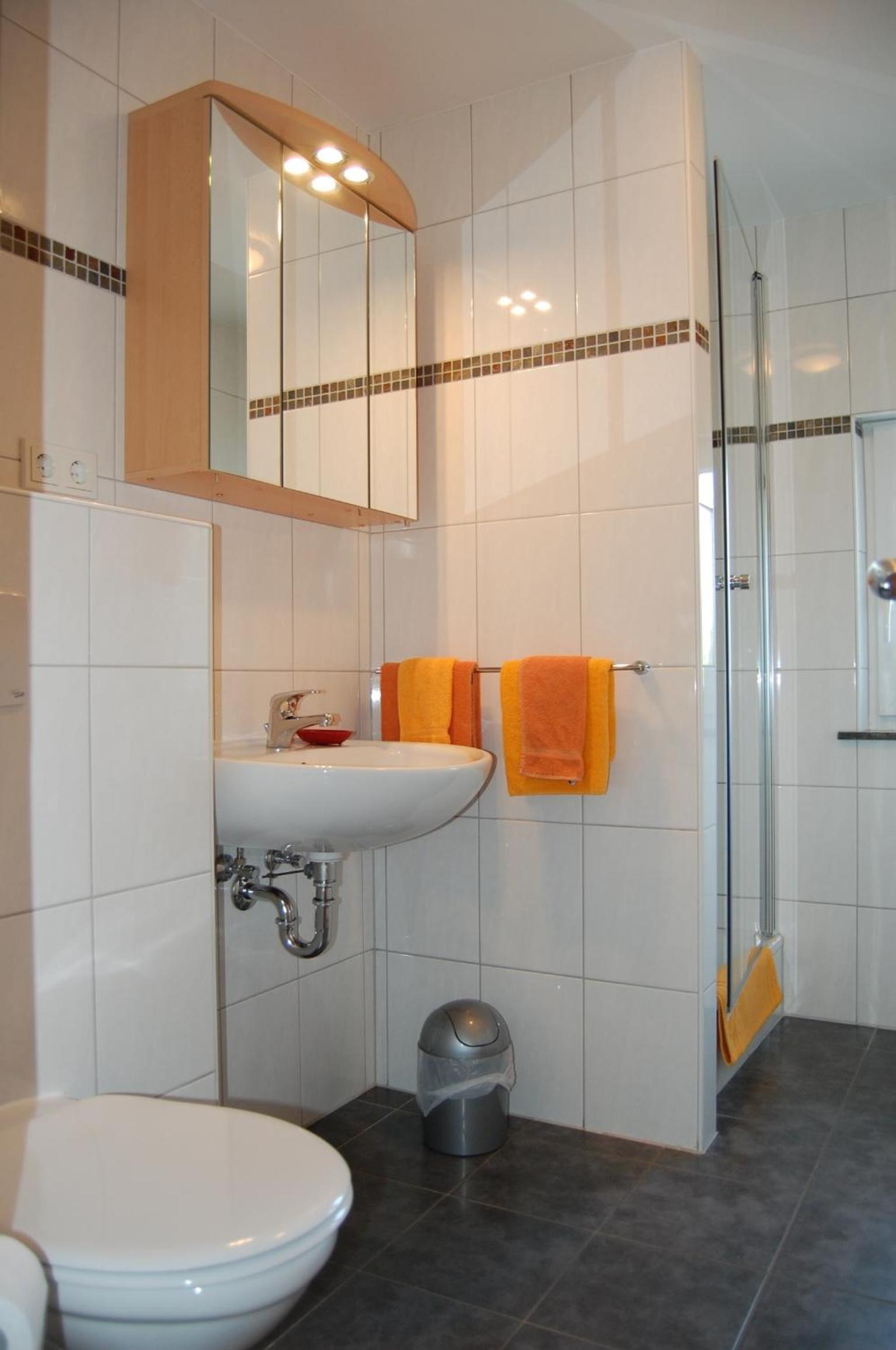 Single Room with Bathroom photo 2