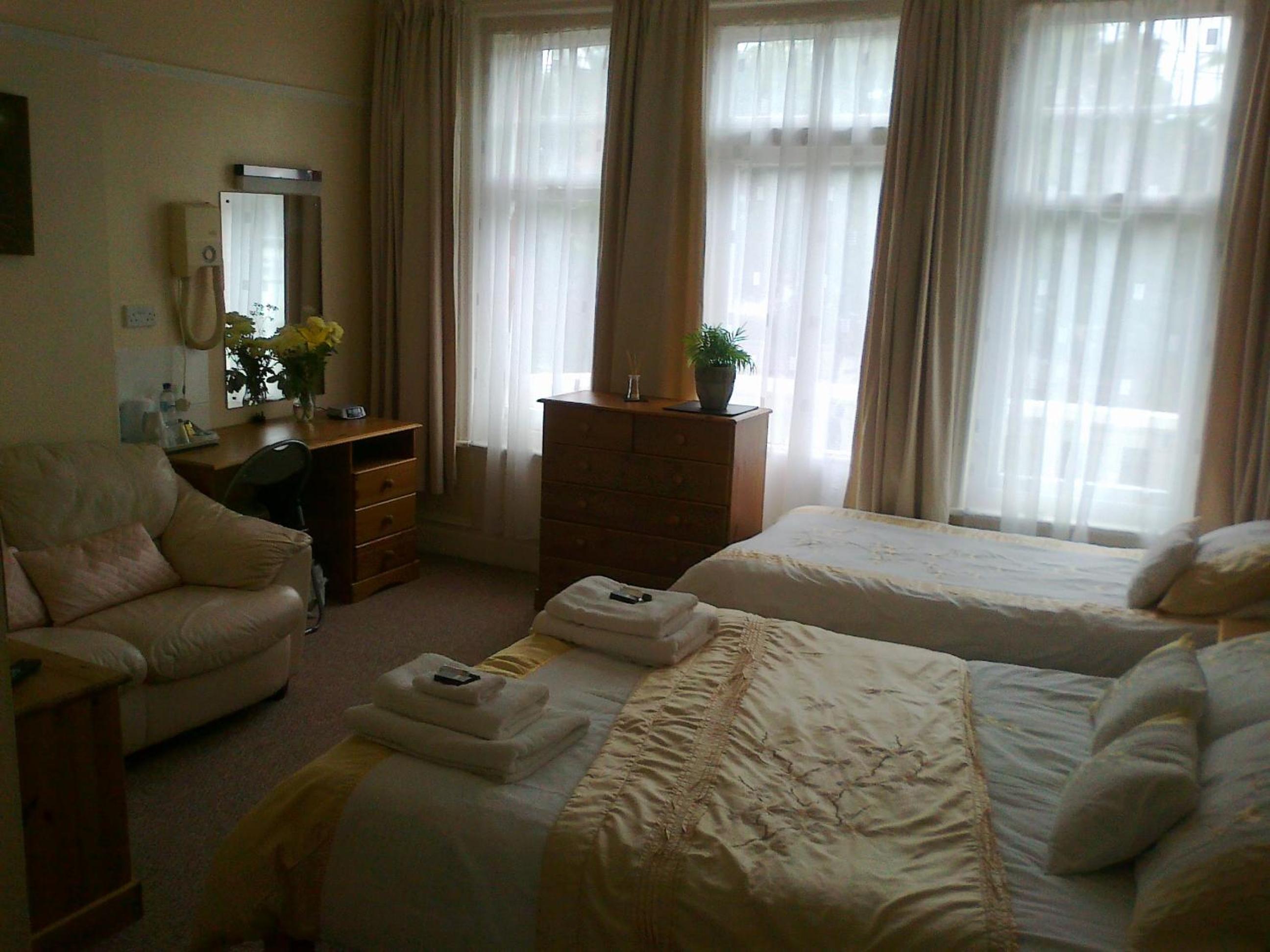 Family Room (2 Adults + 1 Child) photo 1
