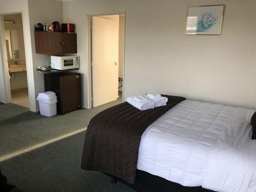 Apartment With Disability Access - Photo 4