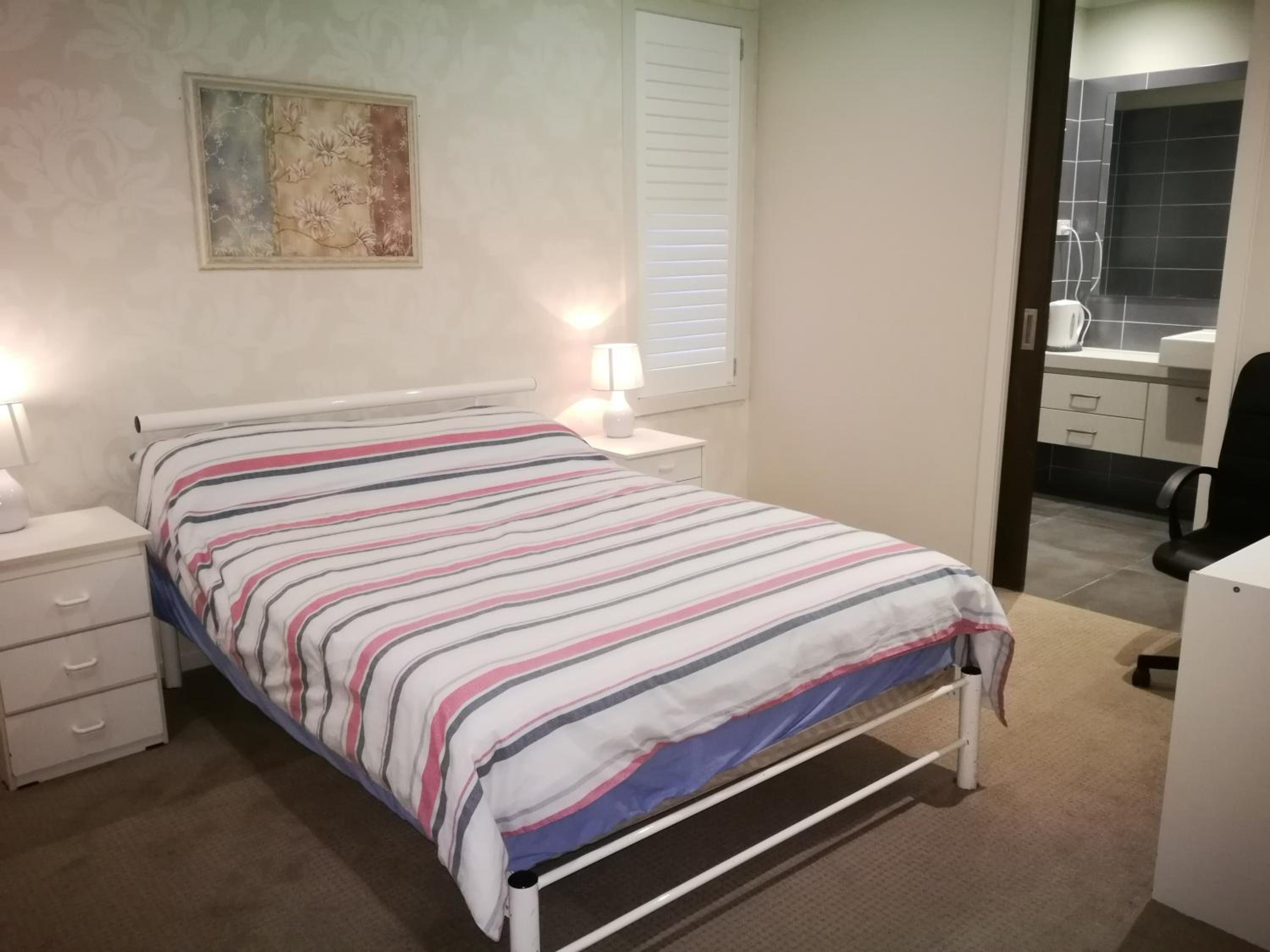 Room 4 - 75 ft² photo 2