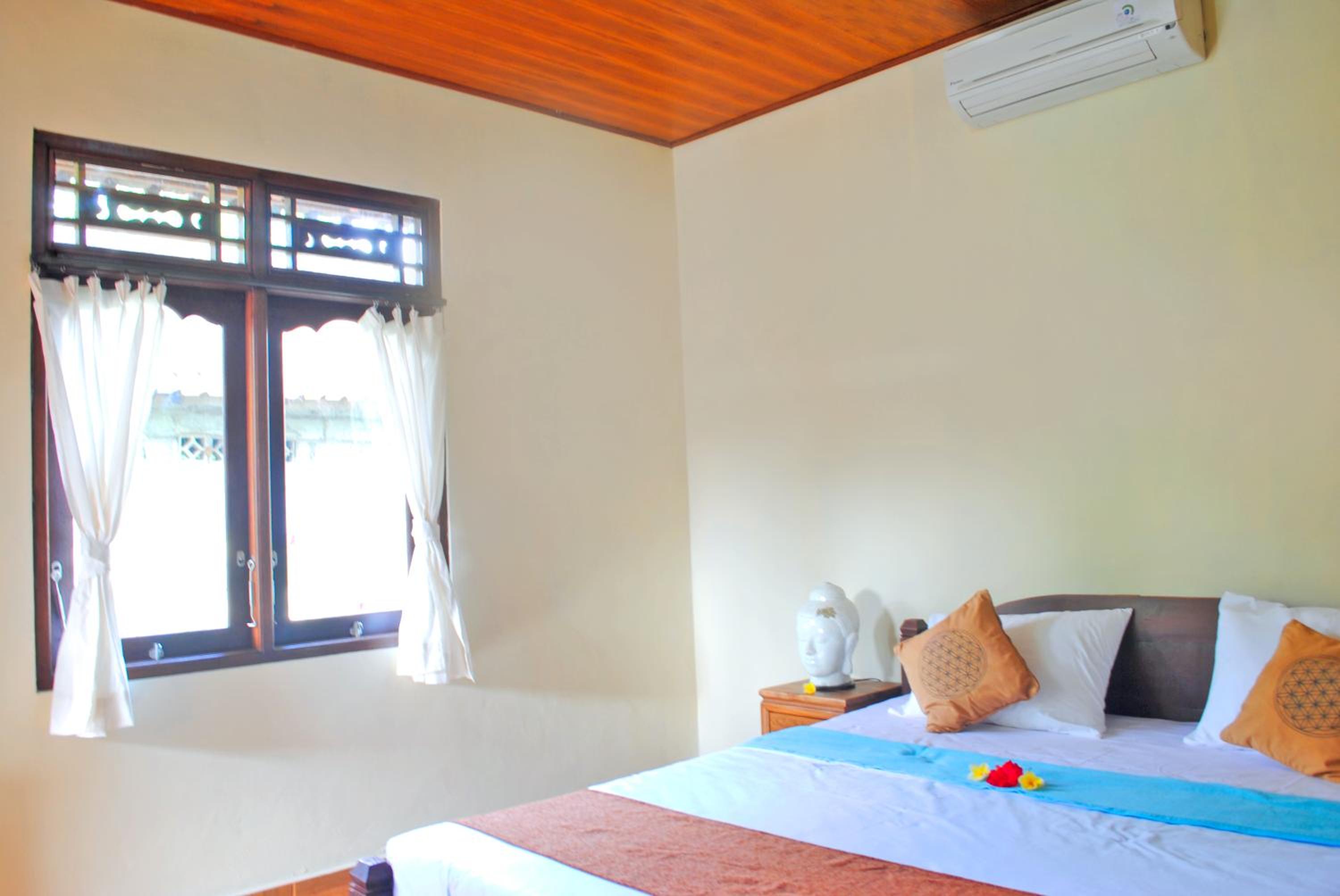 Deluxe Room (1 adult + 1 child) - Photo 2