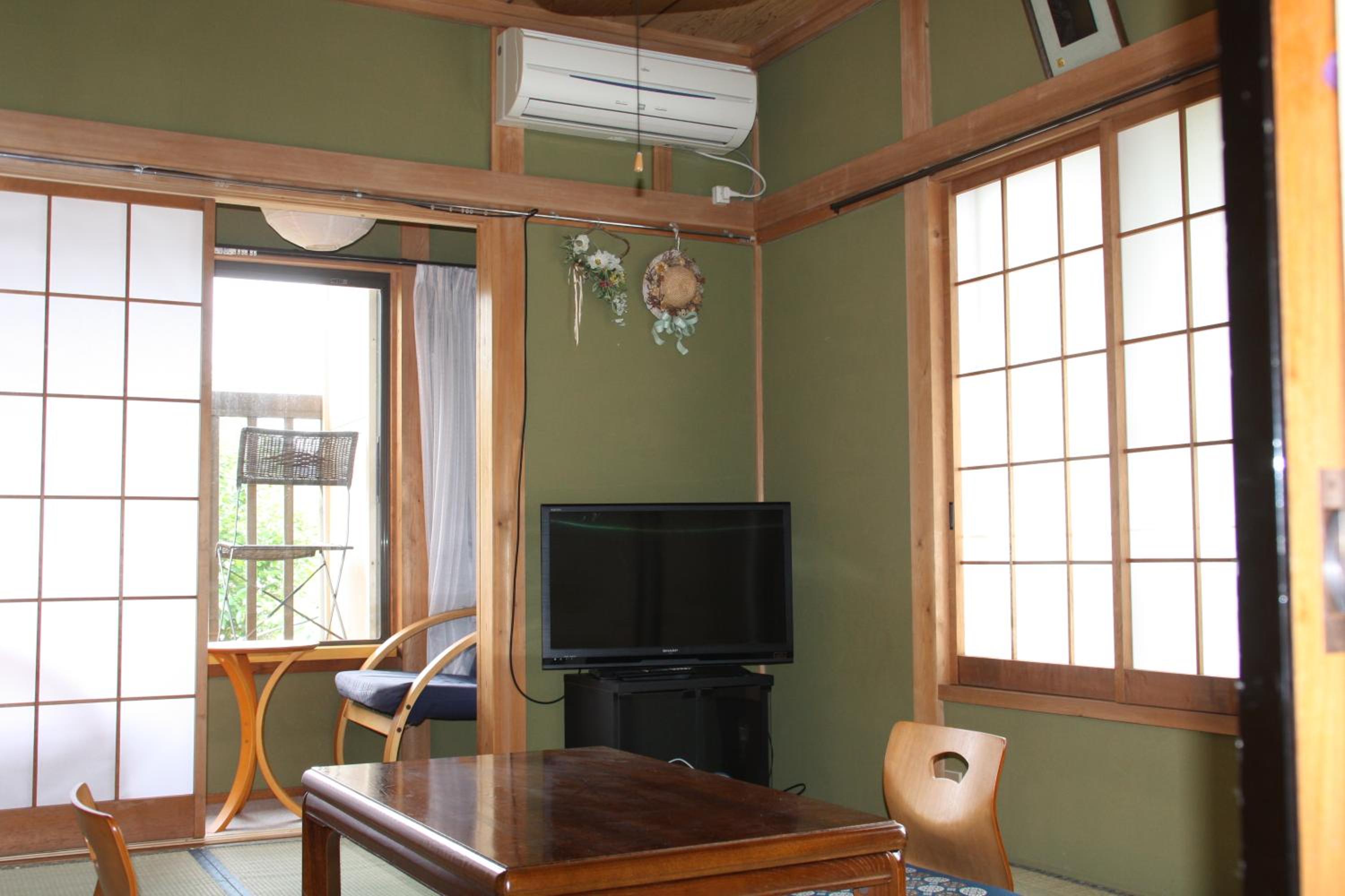 Family Room with Private Bathroom - Photo 11