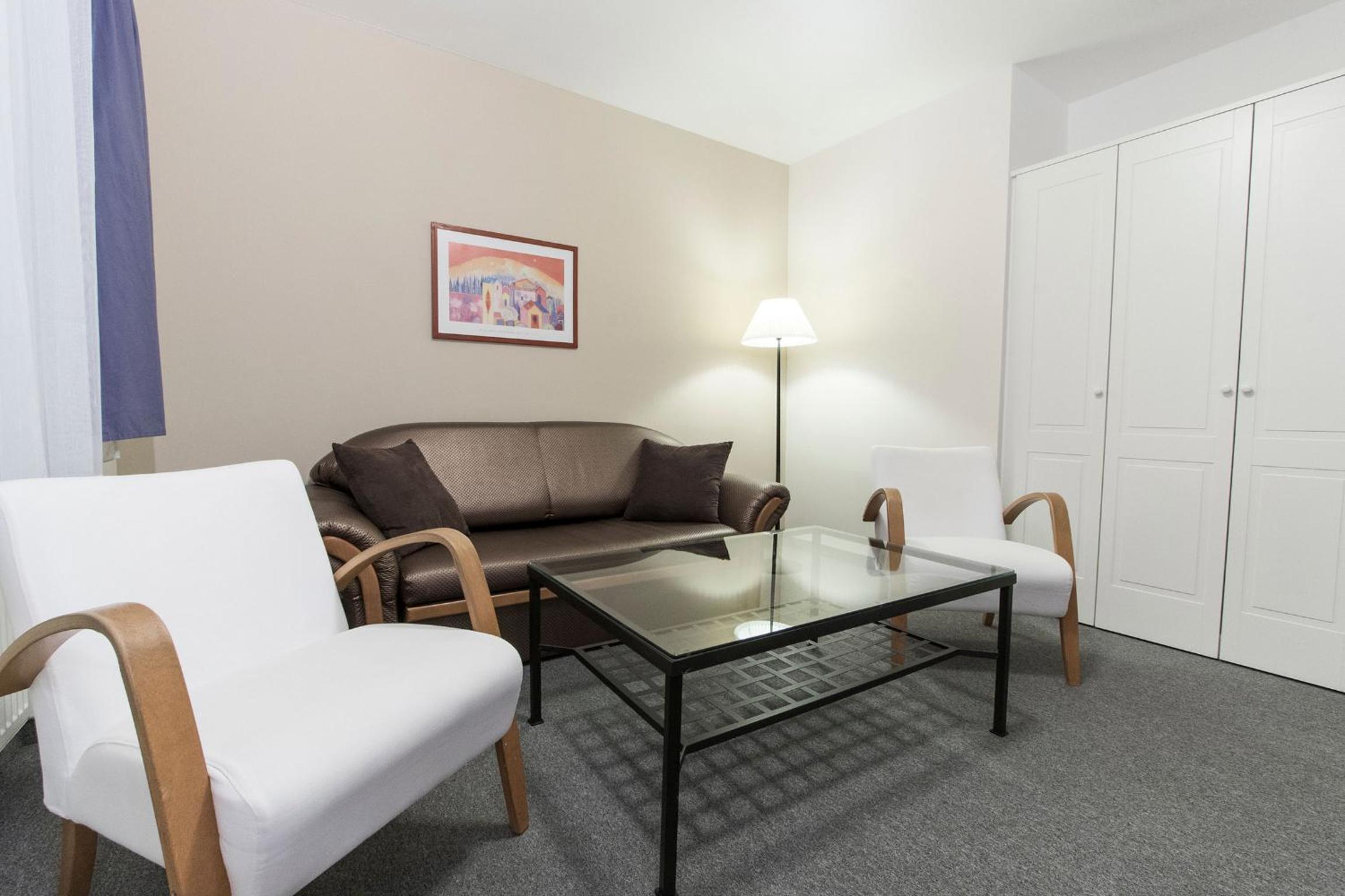 One-Bedroom Apartment photo 3