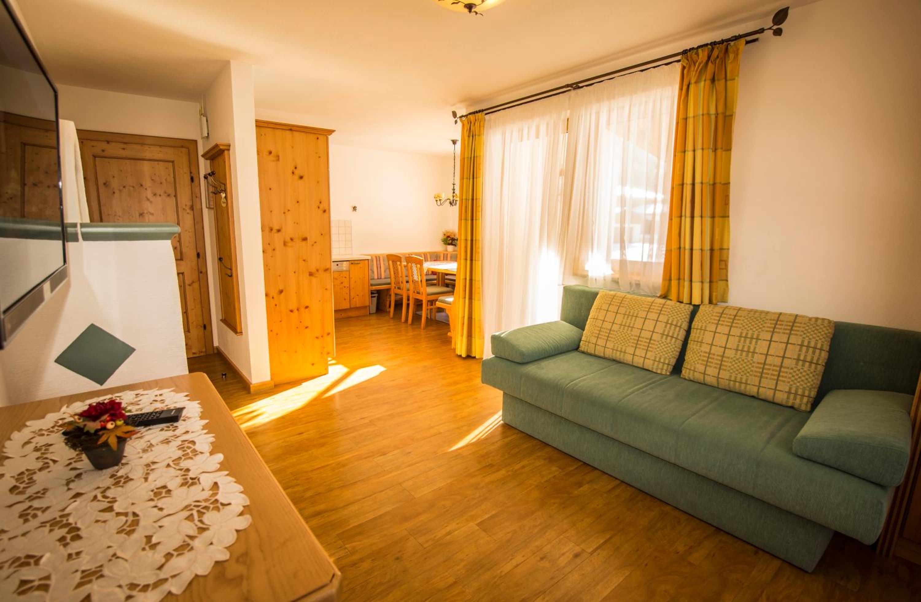 Apartment with Mountain View photo 2