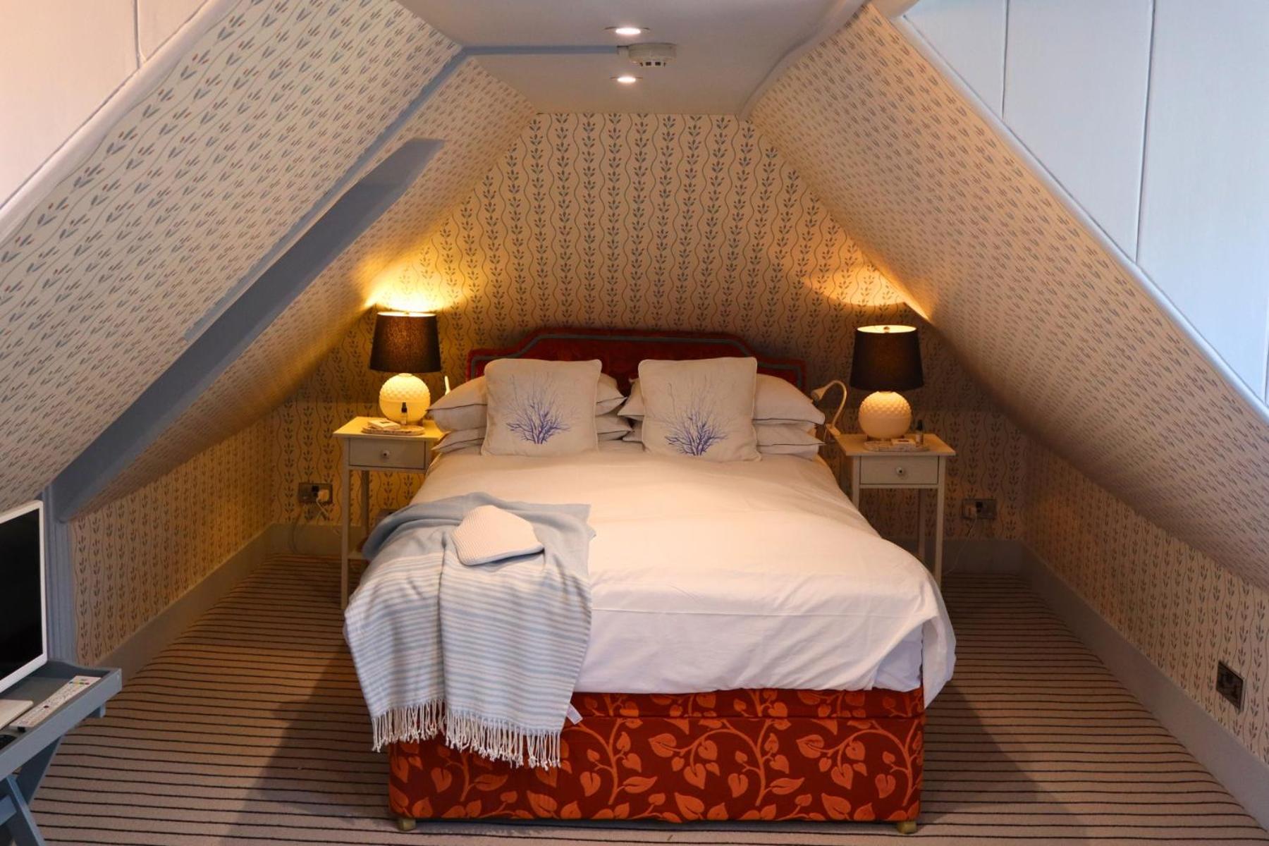 Deluxe Double Room with Bath