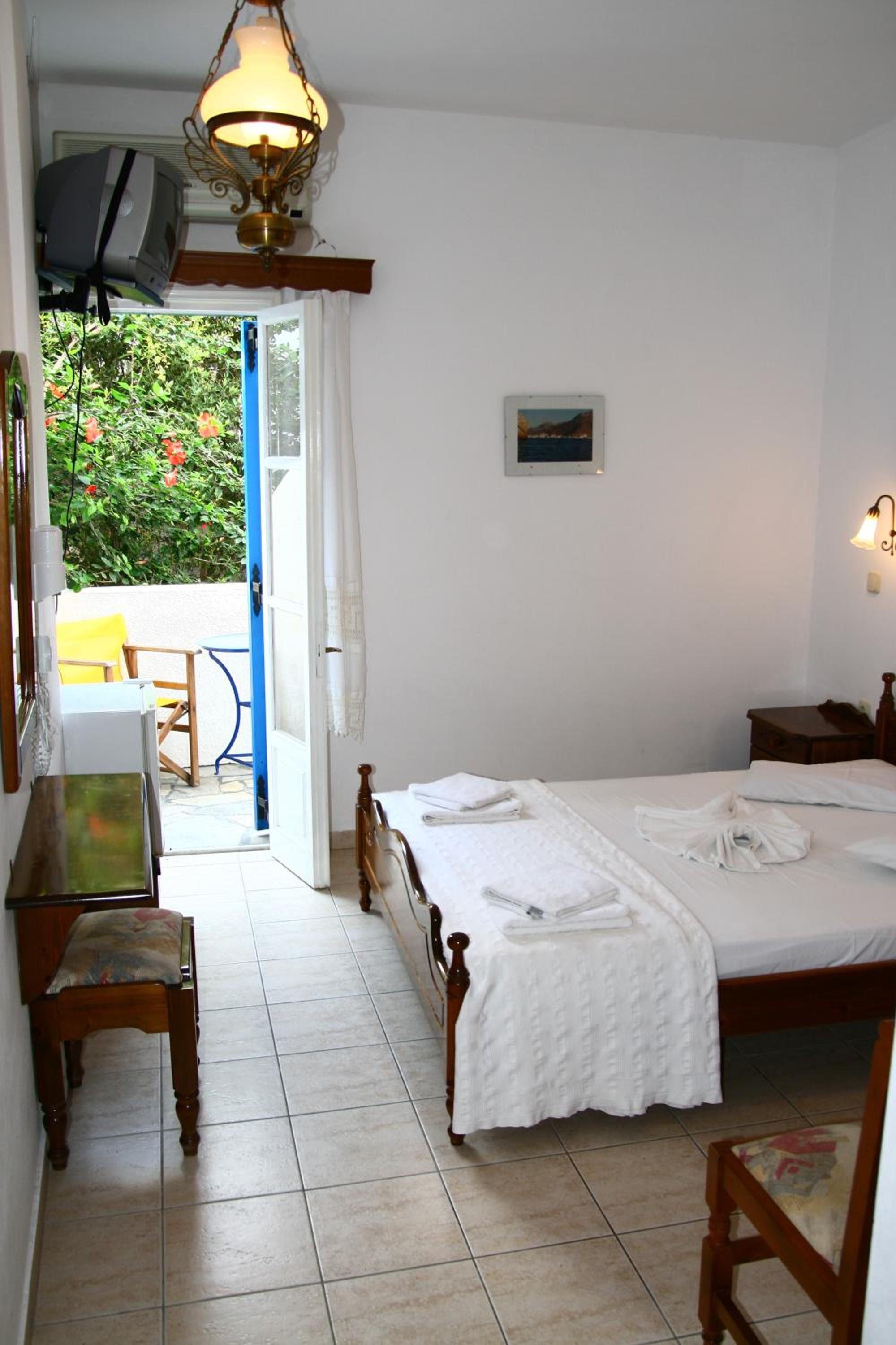 Studio (2 - 3 Adults)