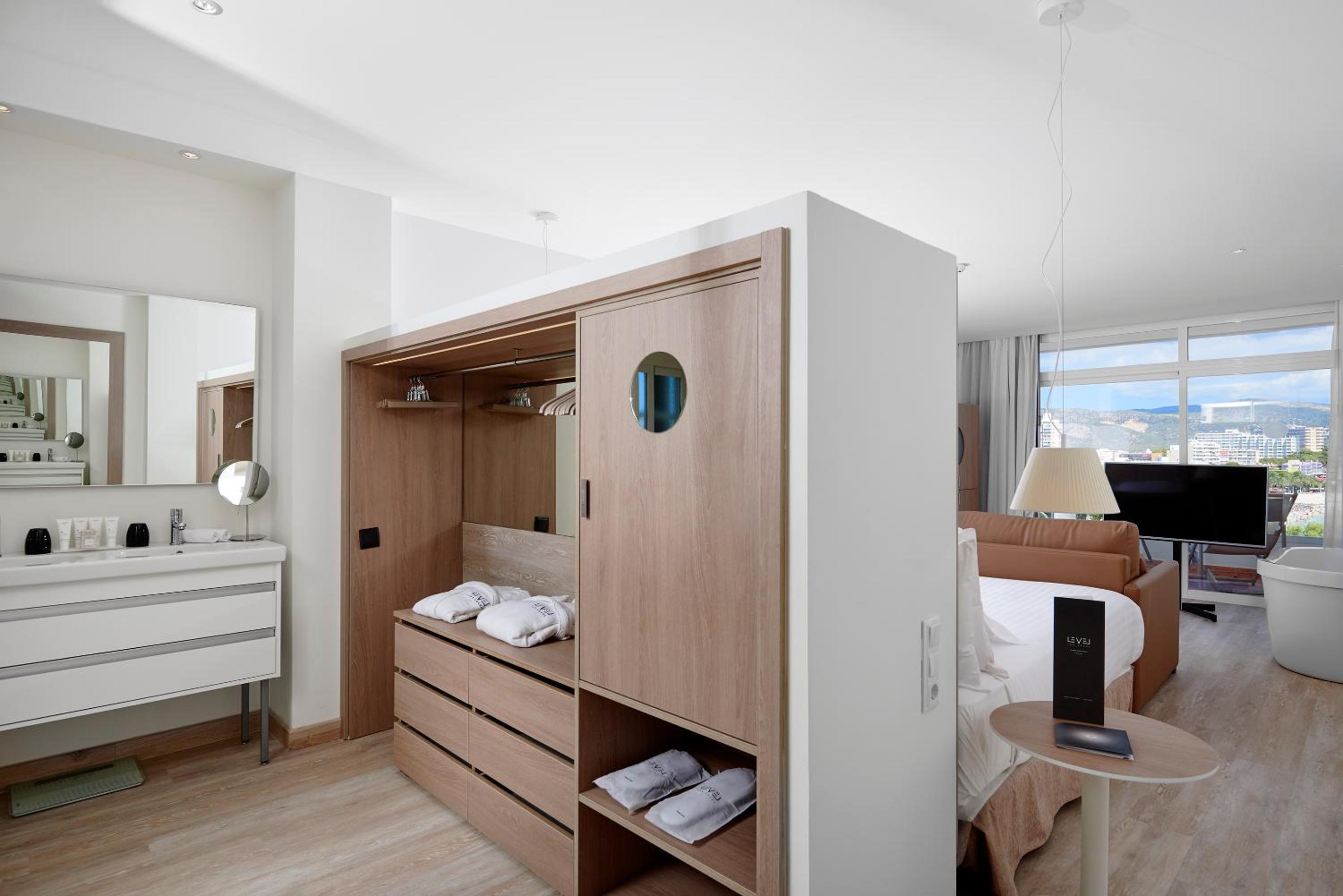 The Level Family Junior Suite