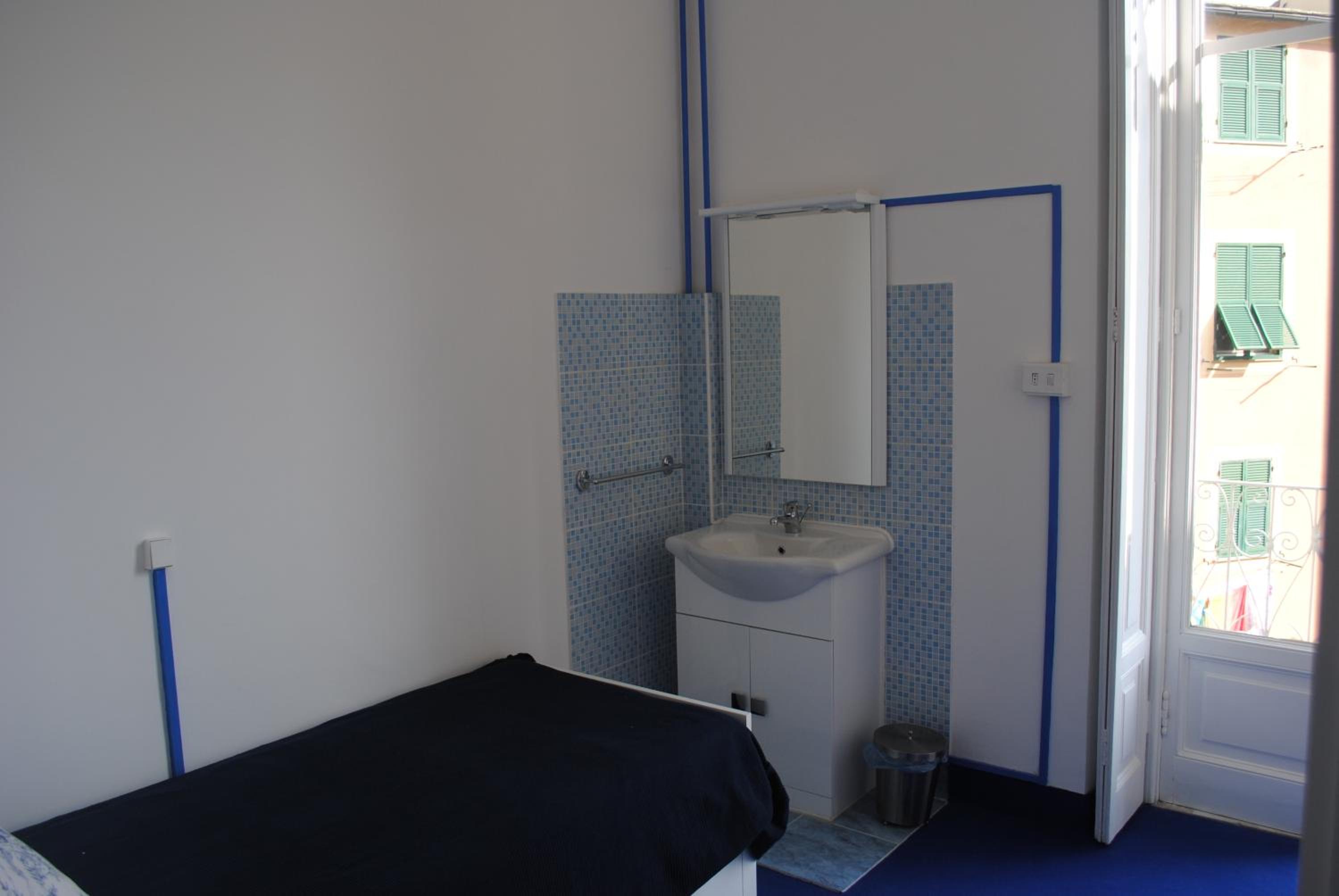Economy Double or Twin Room with External Private Bathroom photo 1