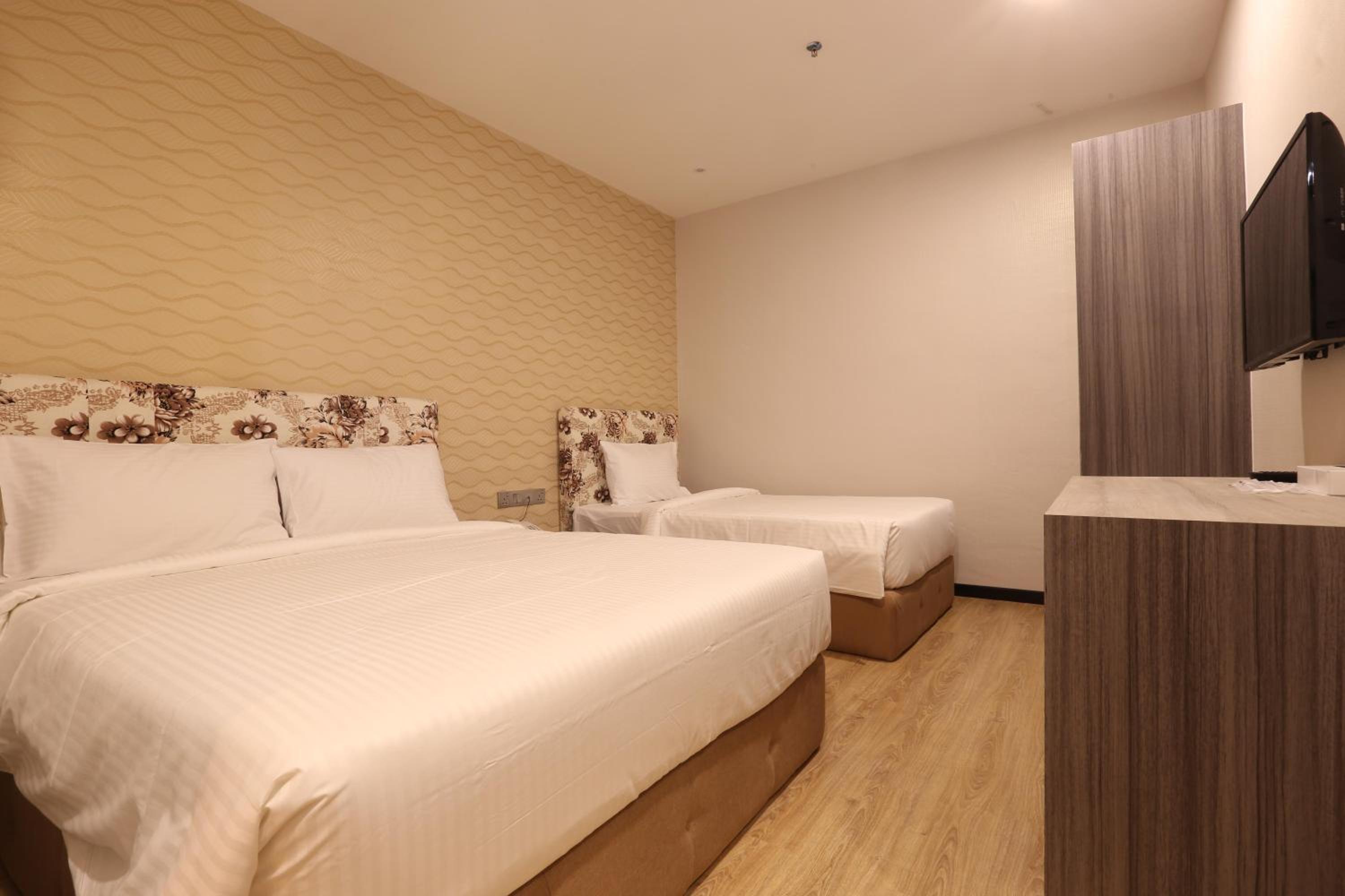 Superior Triple Room photo 2