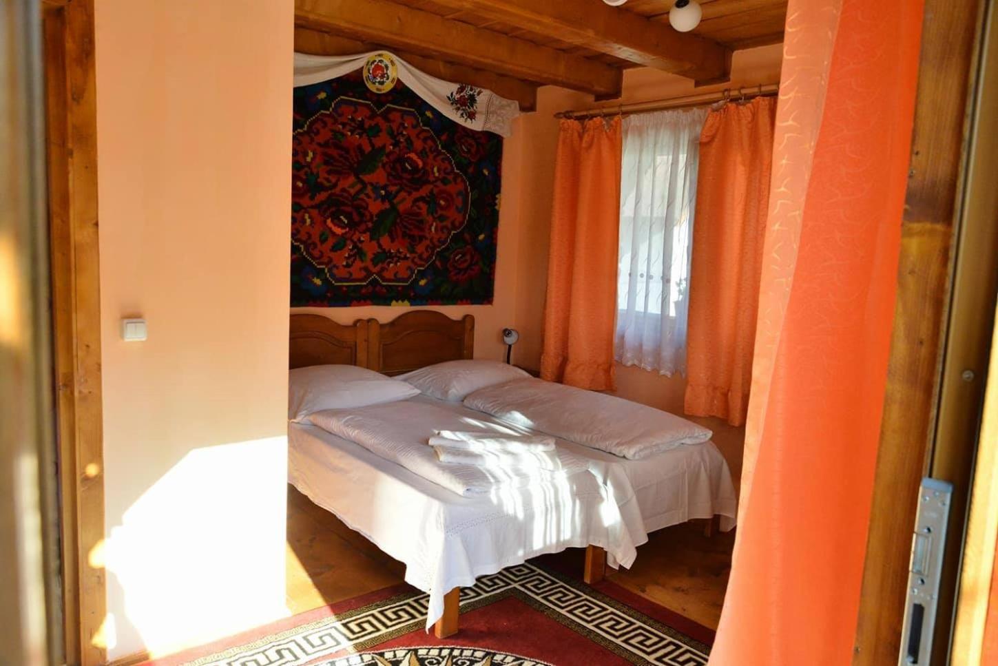 Double Room - Photo 5