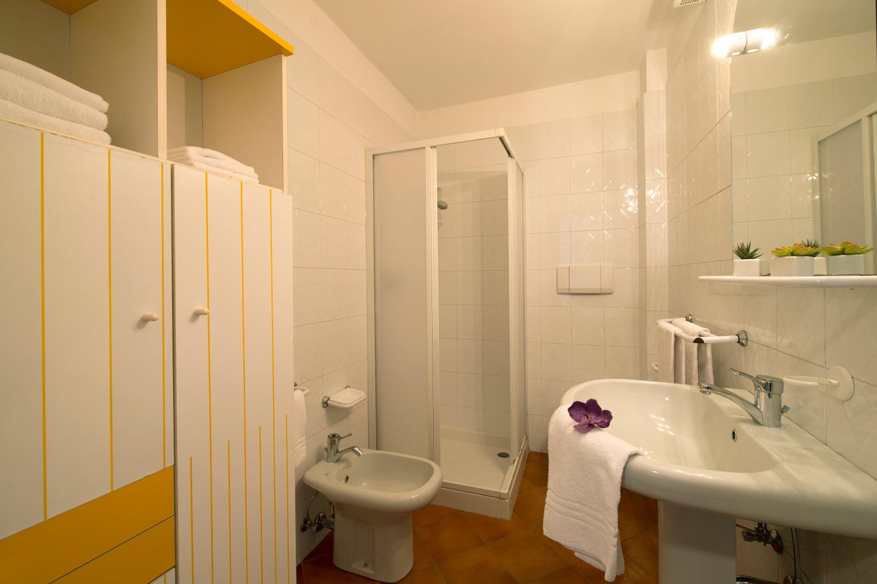 One-Bedroom Apartment (3 Adults) photo 3