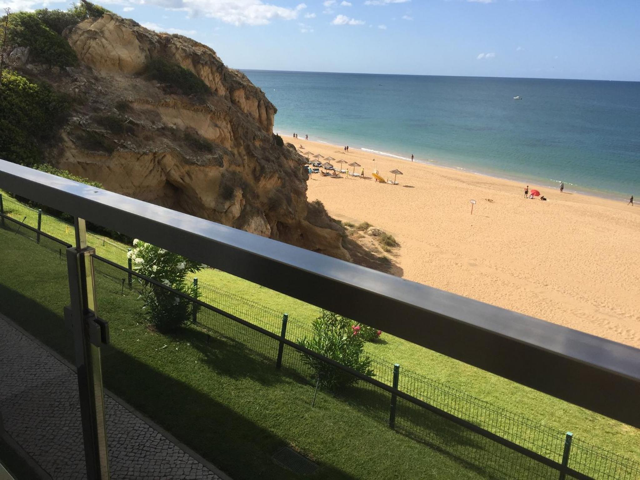 Twin Room with Beach View  - Photo 6