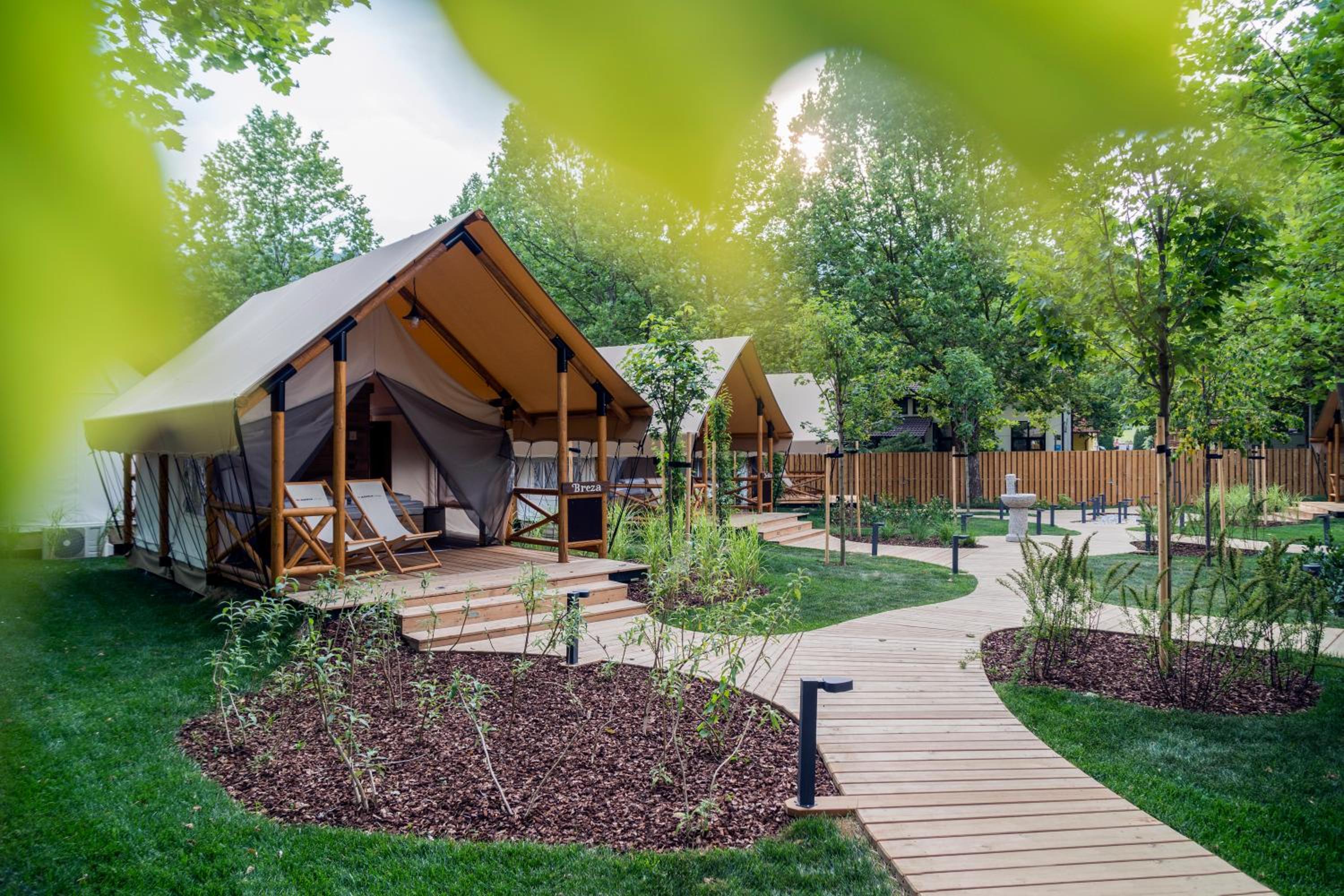 Tent - Photo 2