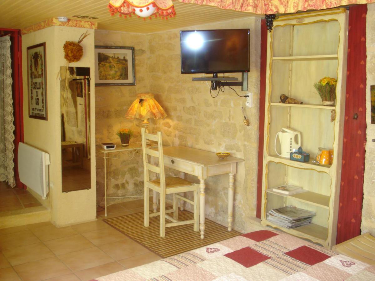 Family Room - Photo 2