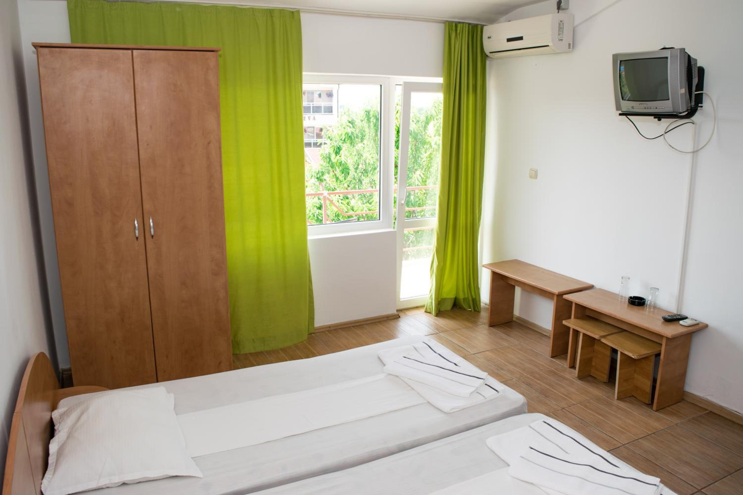 Standard Double or Twin Room - Photo 1