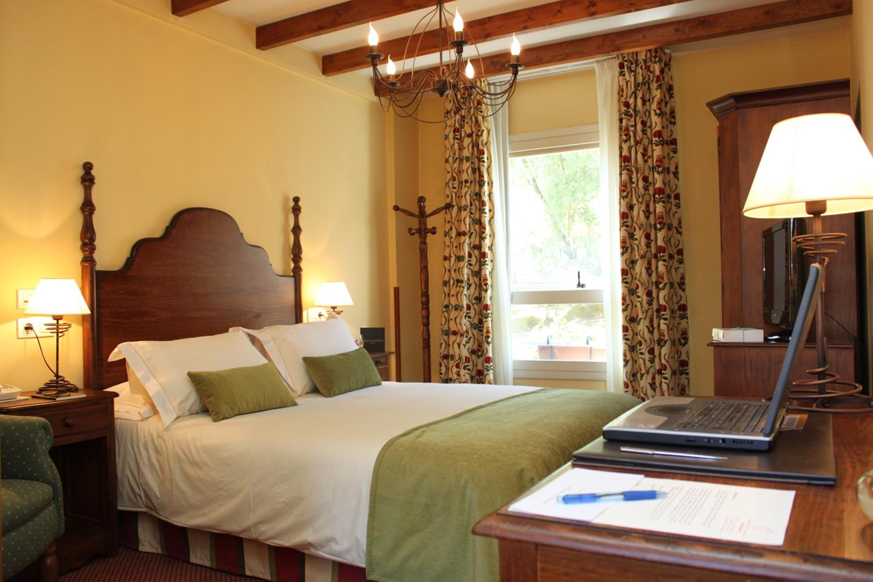 Double or Twin Room - Photo 5