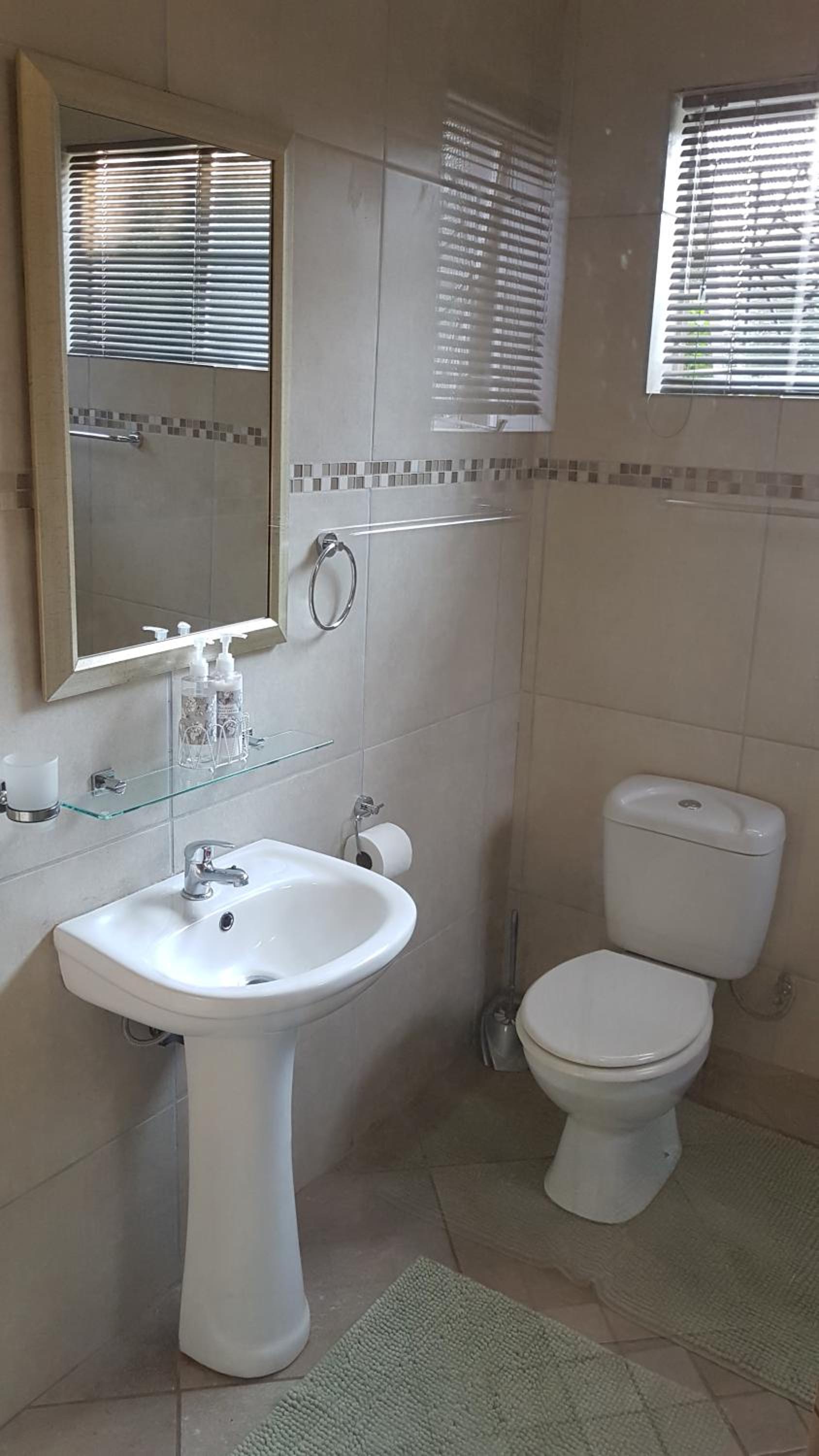 Standard Double Room - Photo 4