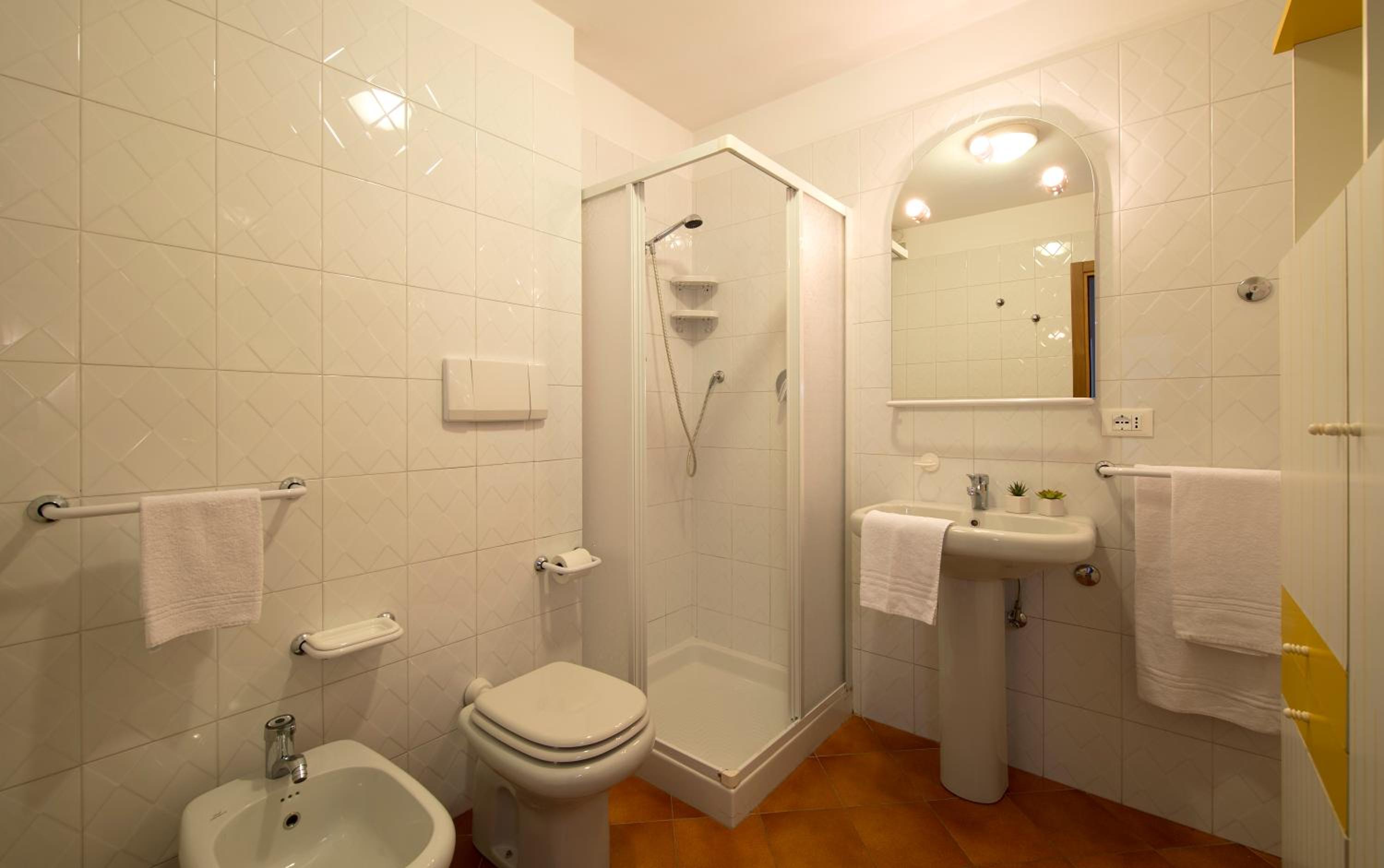 One-Bedroom Apartment (4 Adults) photo 3