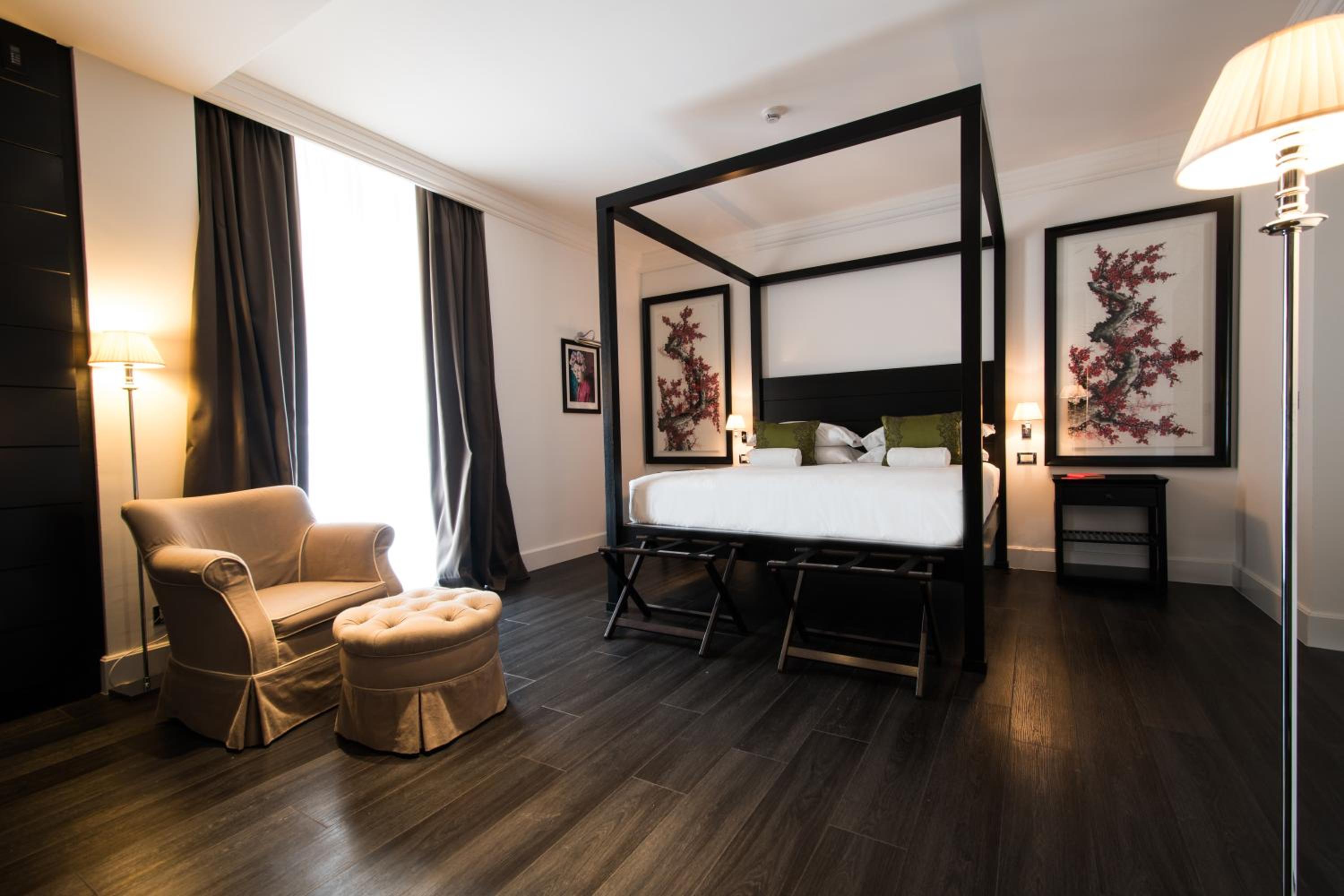 Penthouse Suite with Balcony - Photo 22