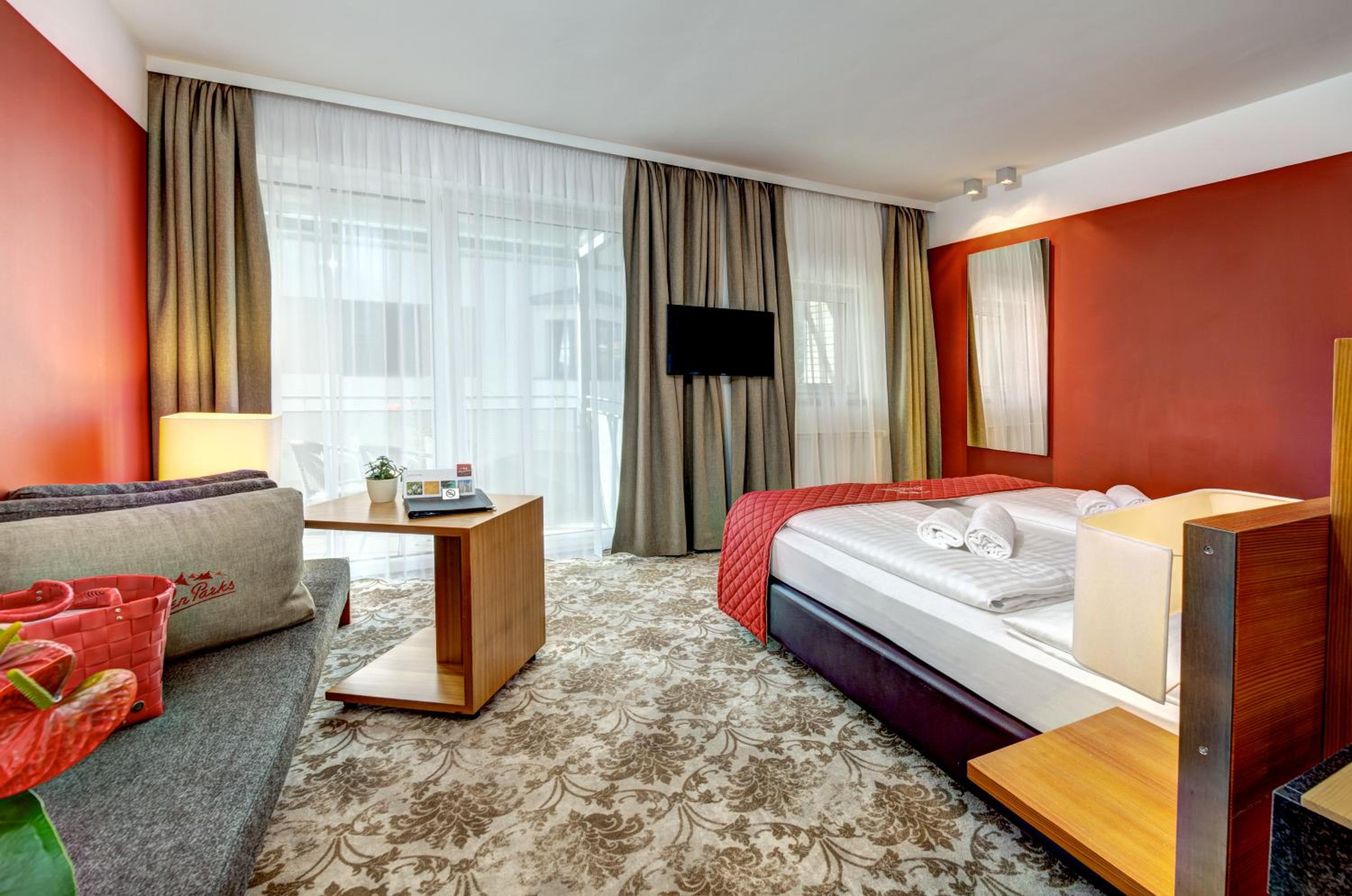 Deluxe Double Room with Balcony photo 1