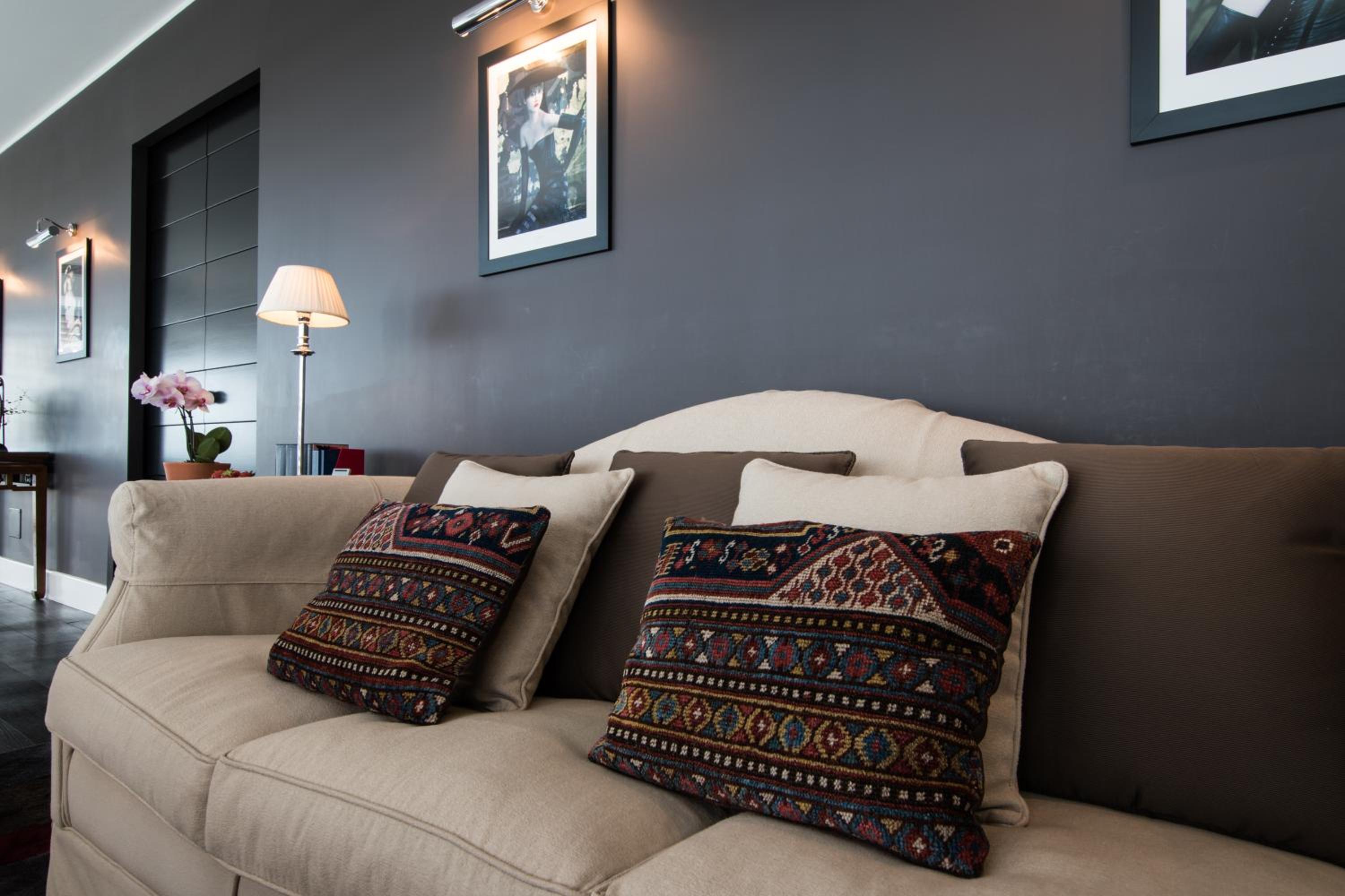 Penthouse Suite with Balcony - Photo 11