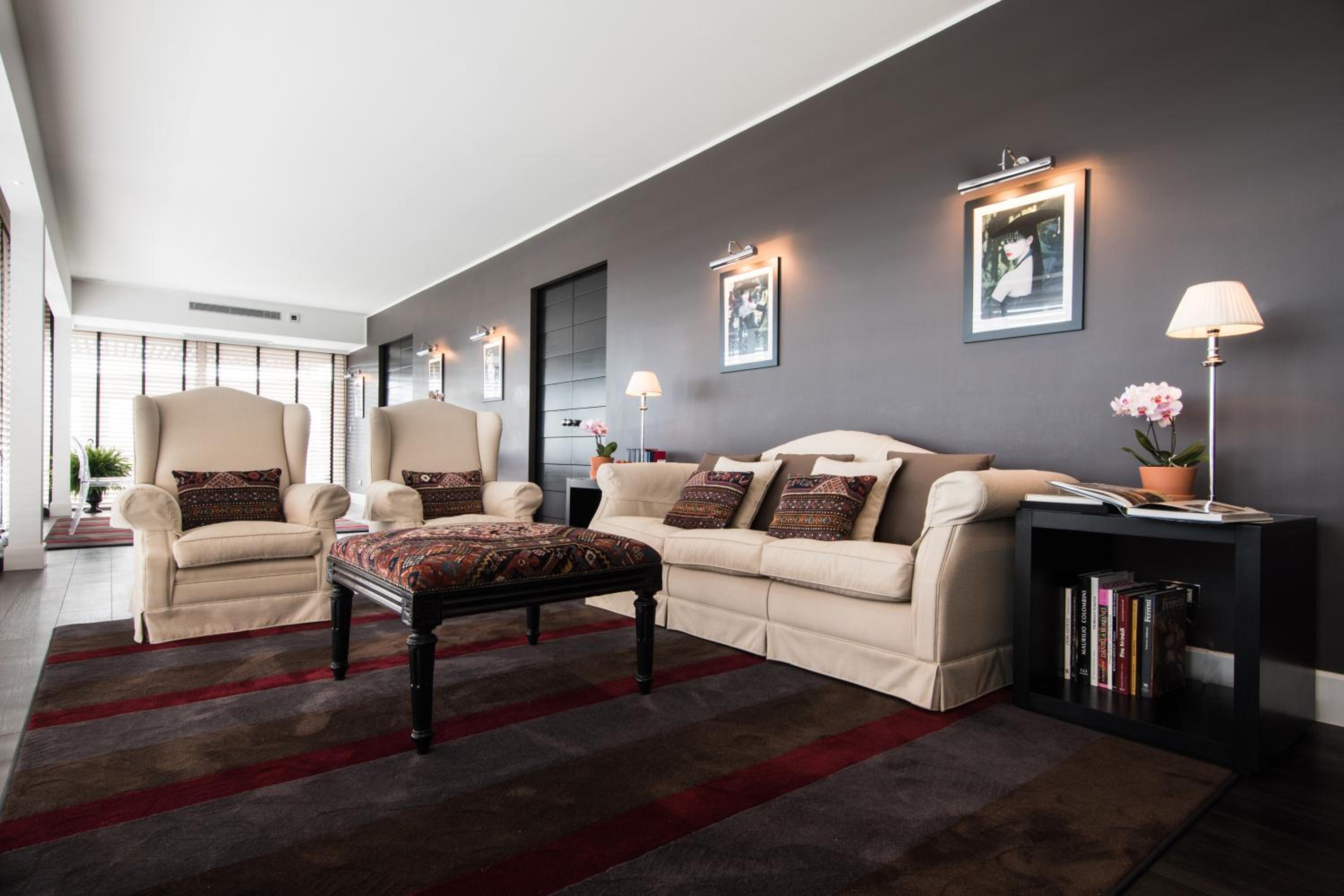 Penthouse Suite with Balcony - Photo 7