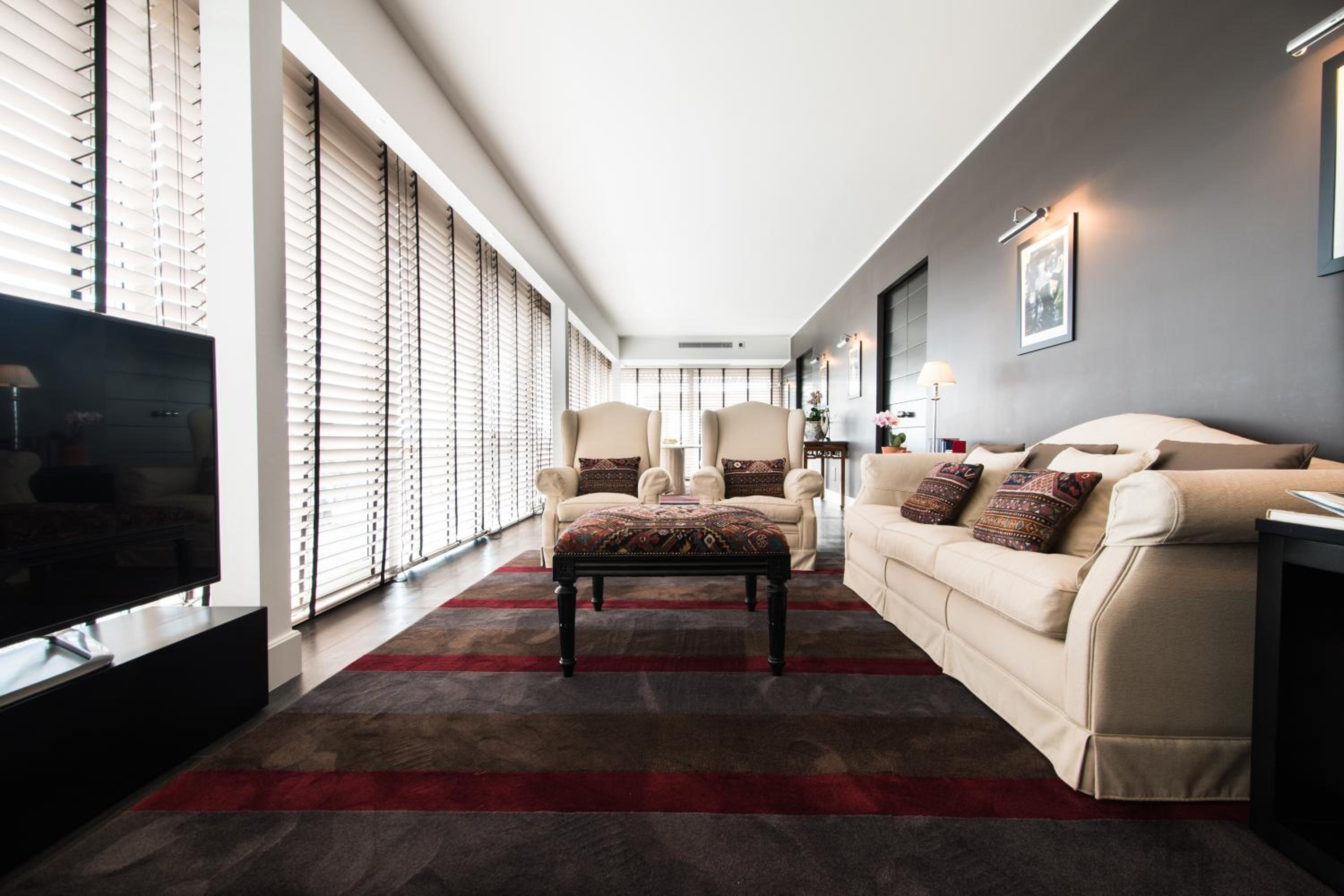 Penthouse Suite with Balcony - Photo 13