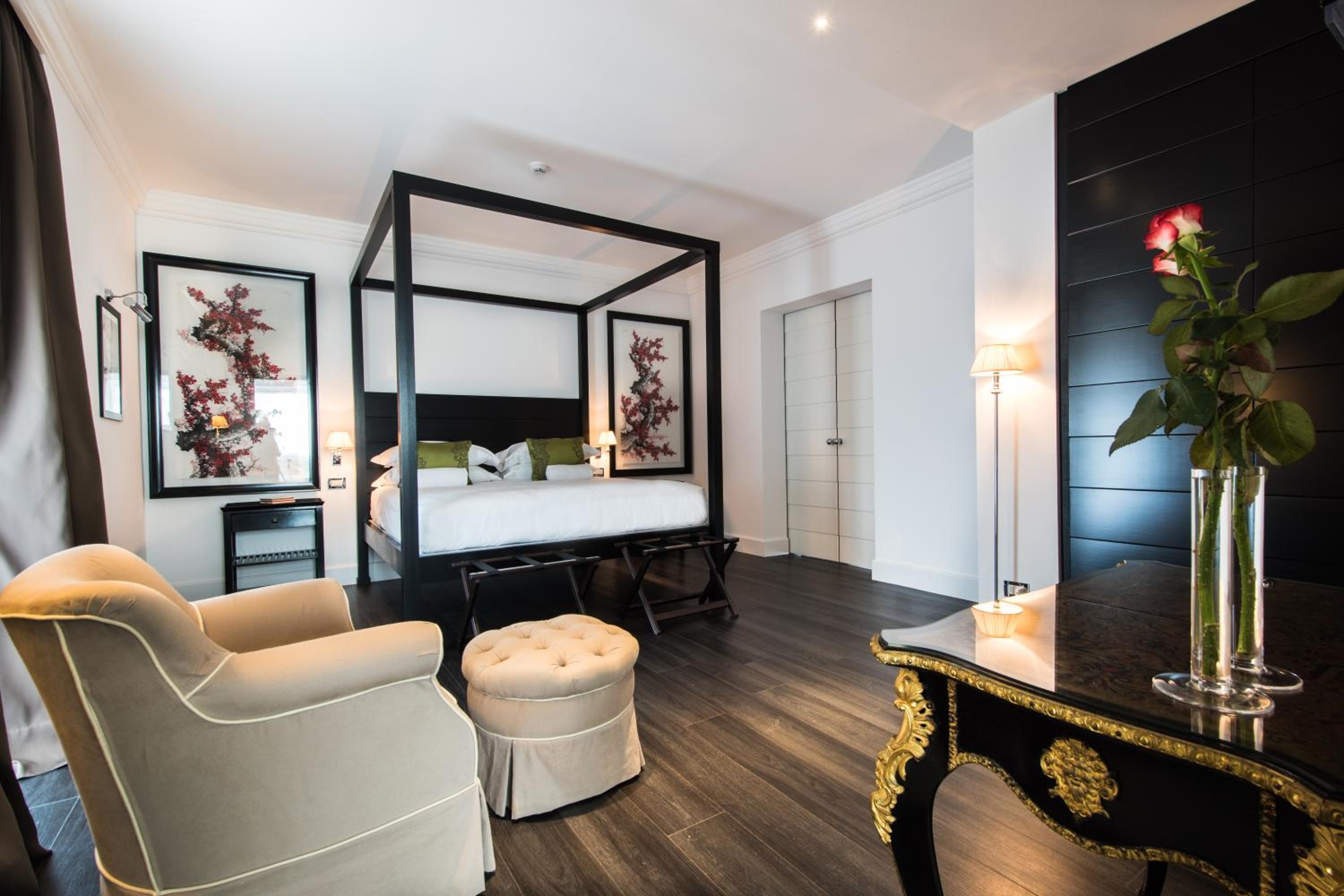 Penthouse Suite with Balcony - Photo 28