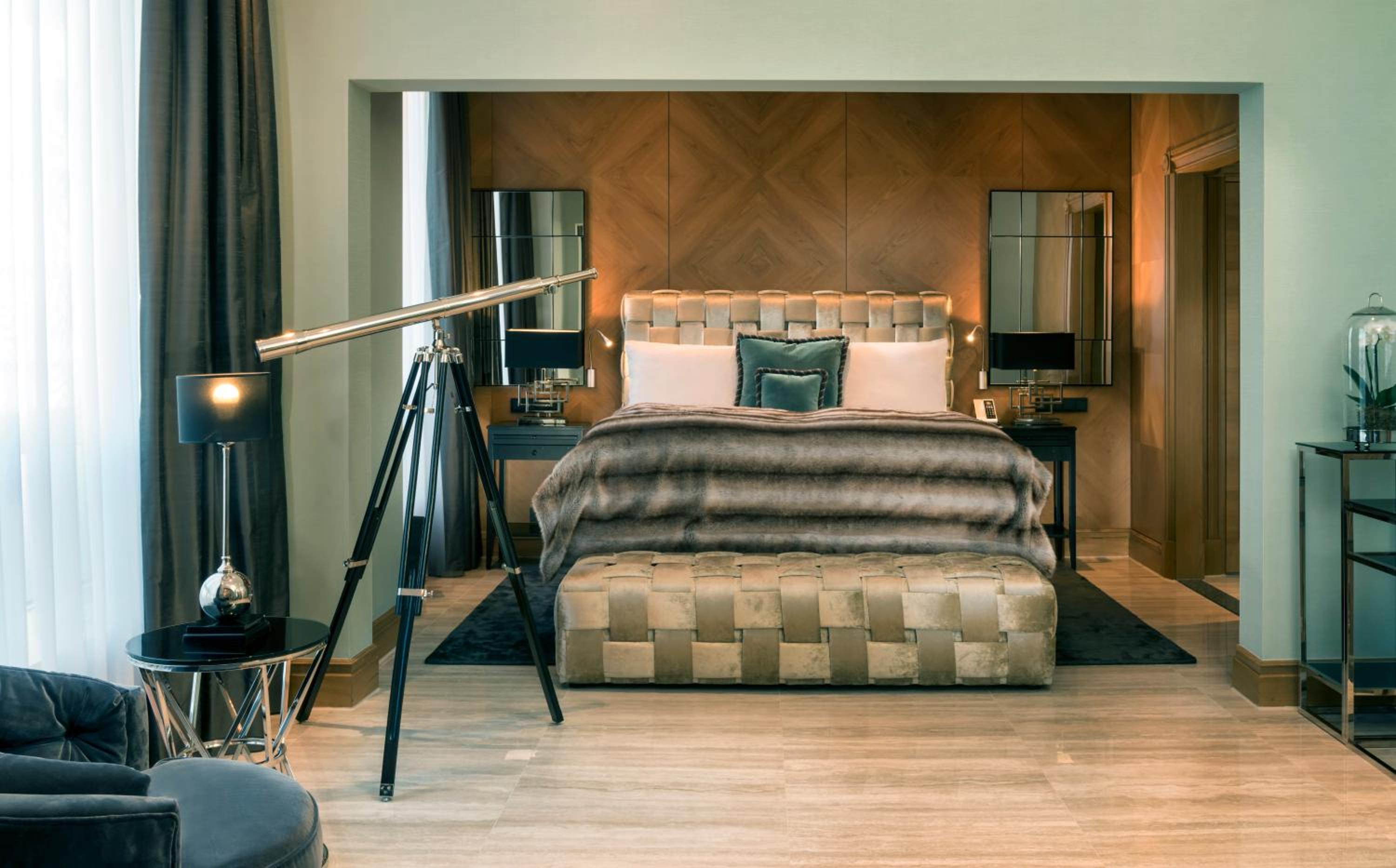 Park Suite with free Club Lounge Access