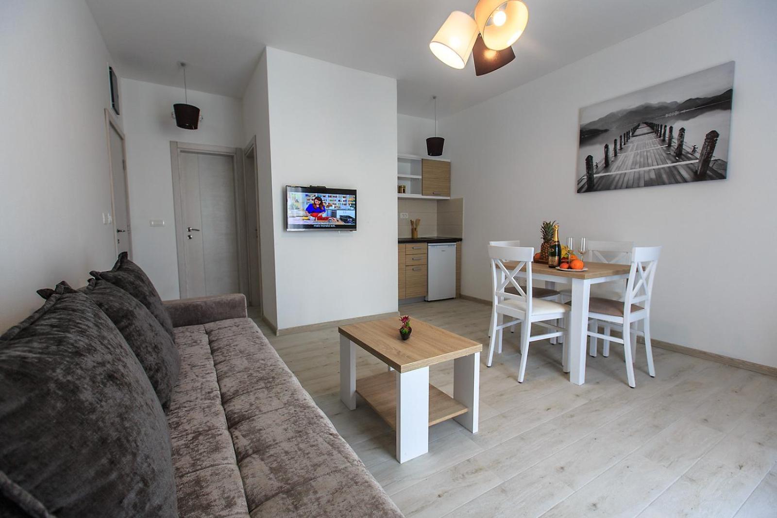 Studio (4 Adults)