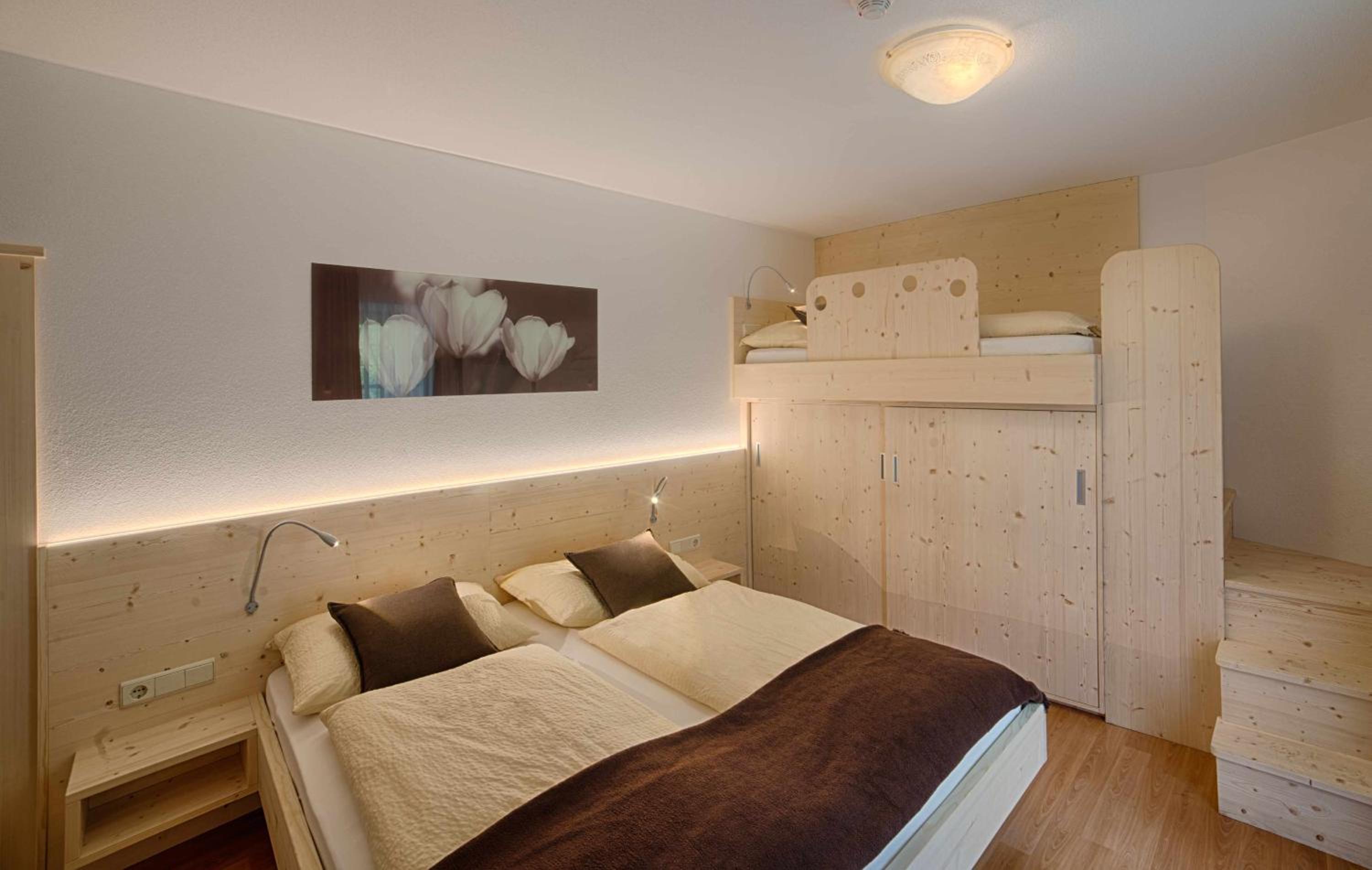 Deluxe Two-Bedroom Apartment with Balcony photo 1