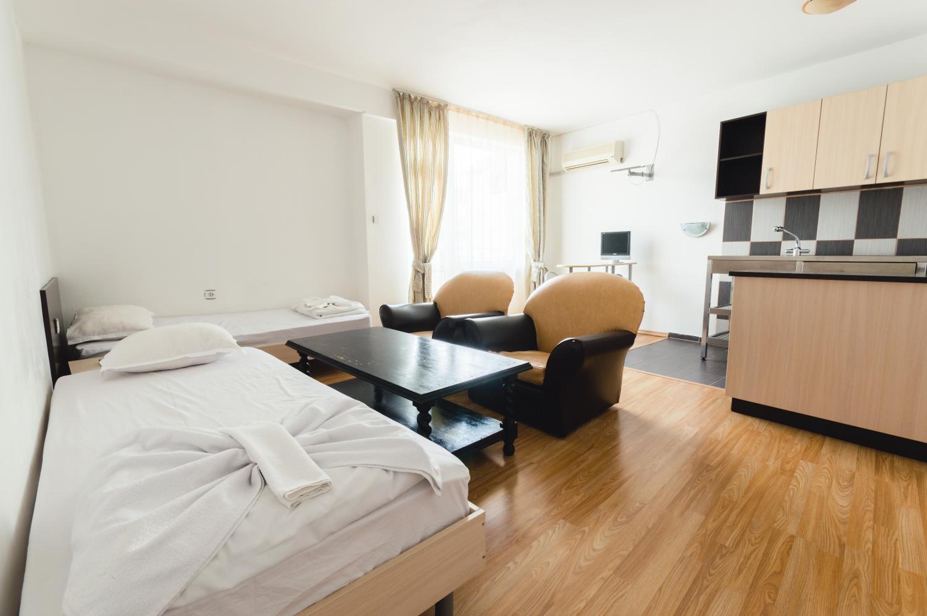 One-Bedroom Suite with Balcony (4 Adults) - Photo 1