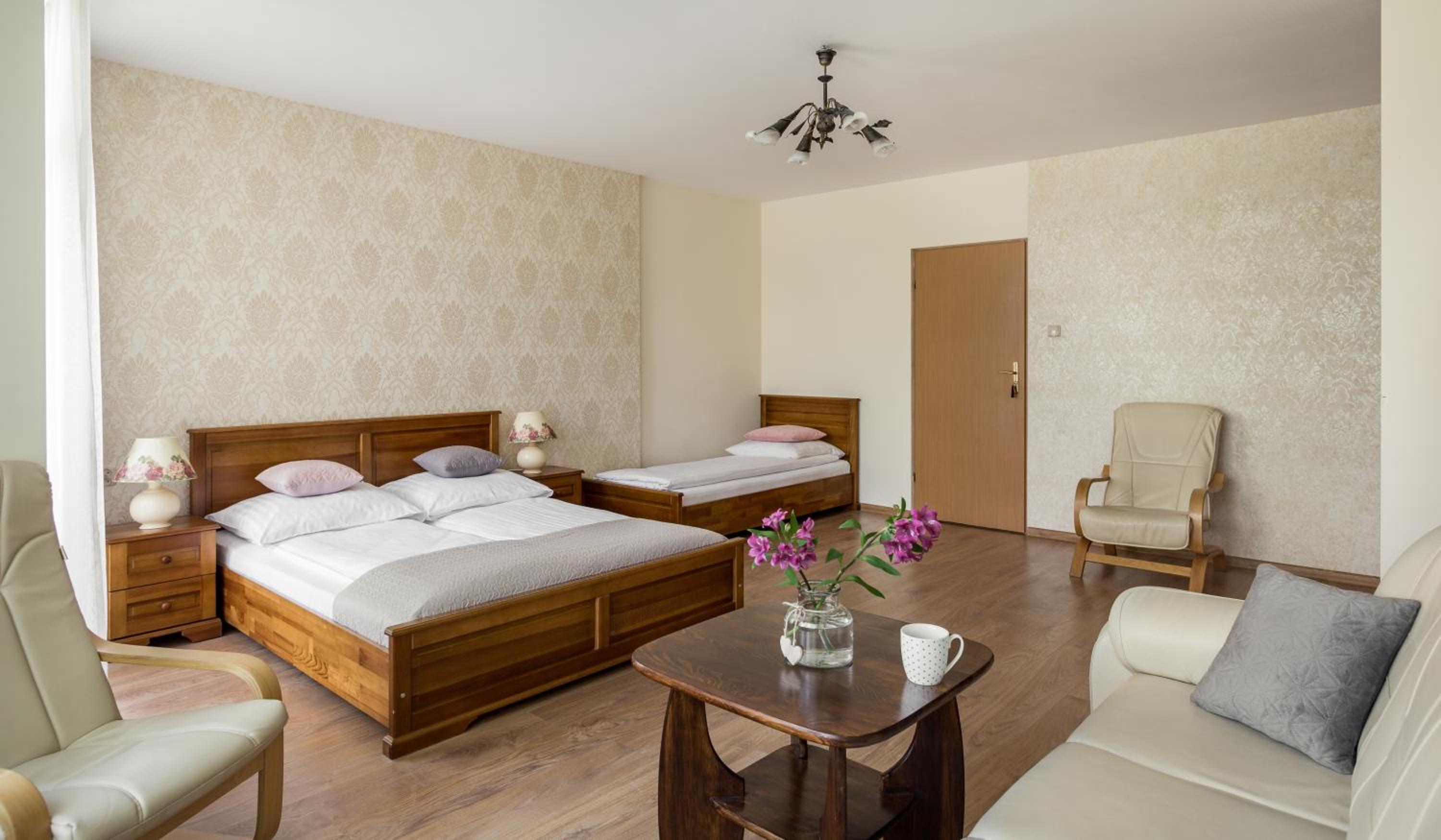 Quadruple Room with Balcony - Photo 2