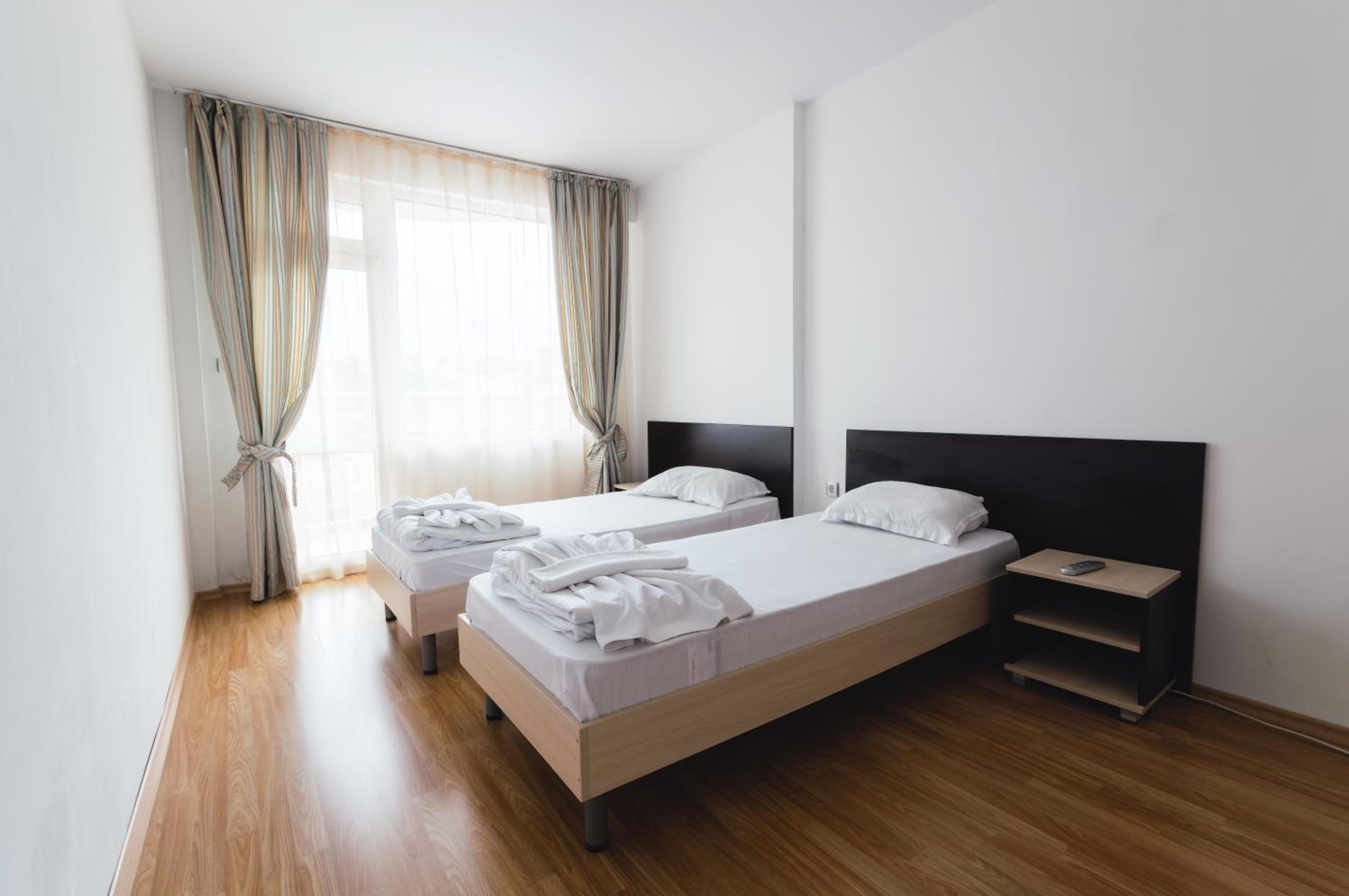 One-Bedroom Suite with Balcony (4 Adults) - Photo 2