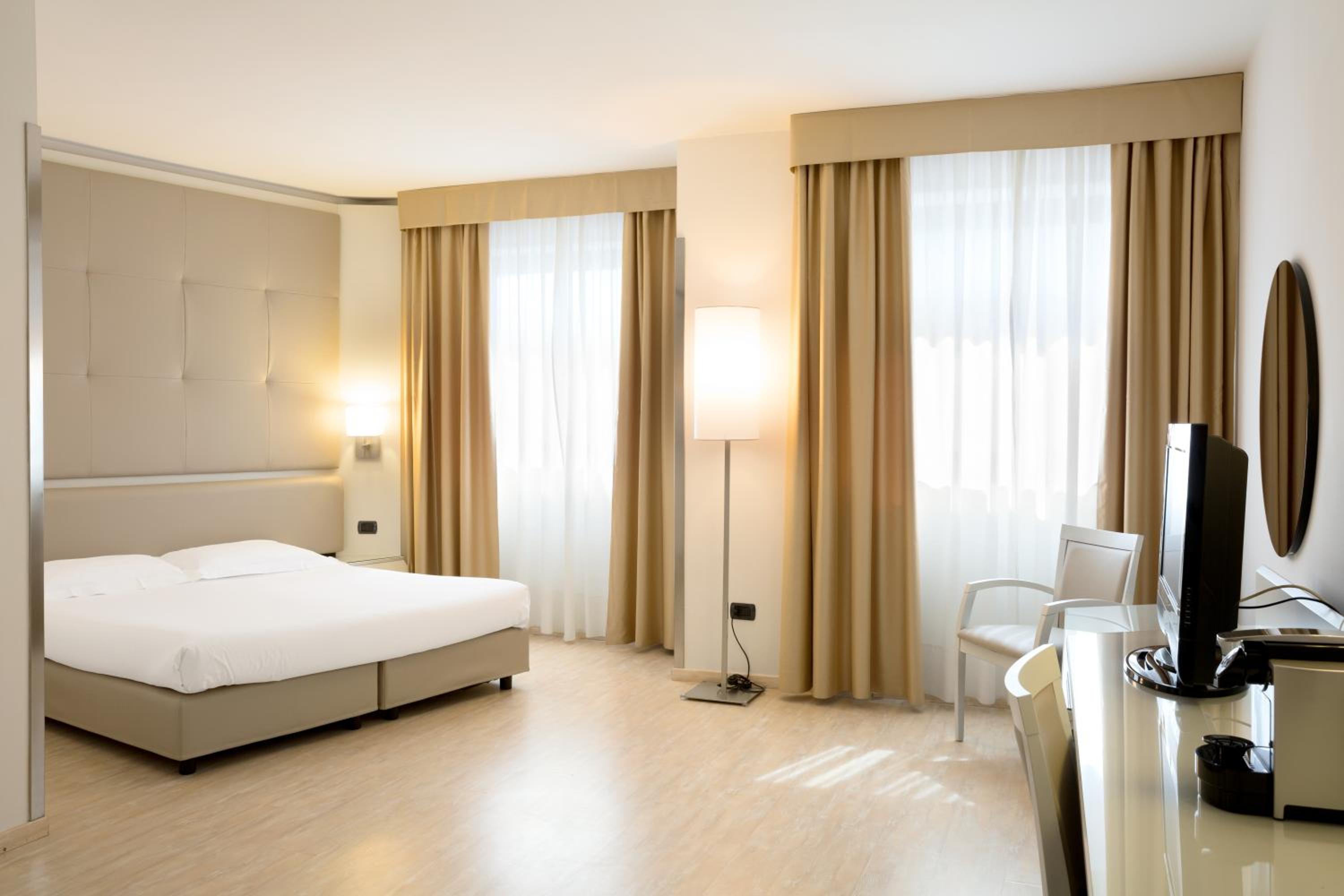 Double Room - Photo 7