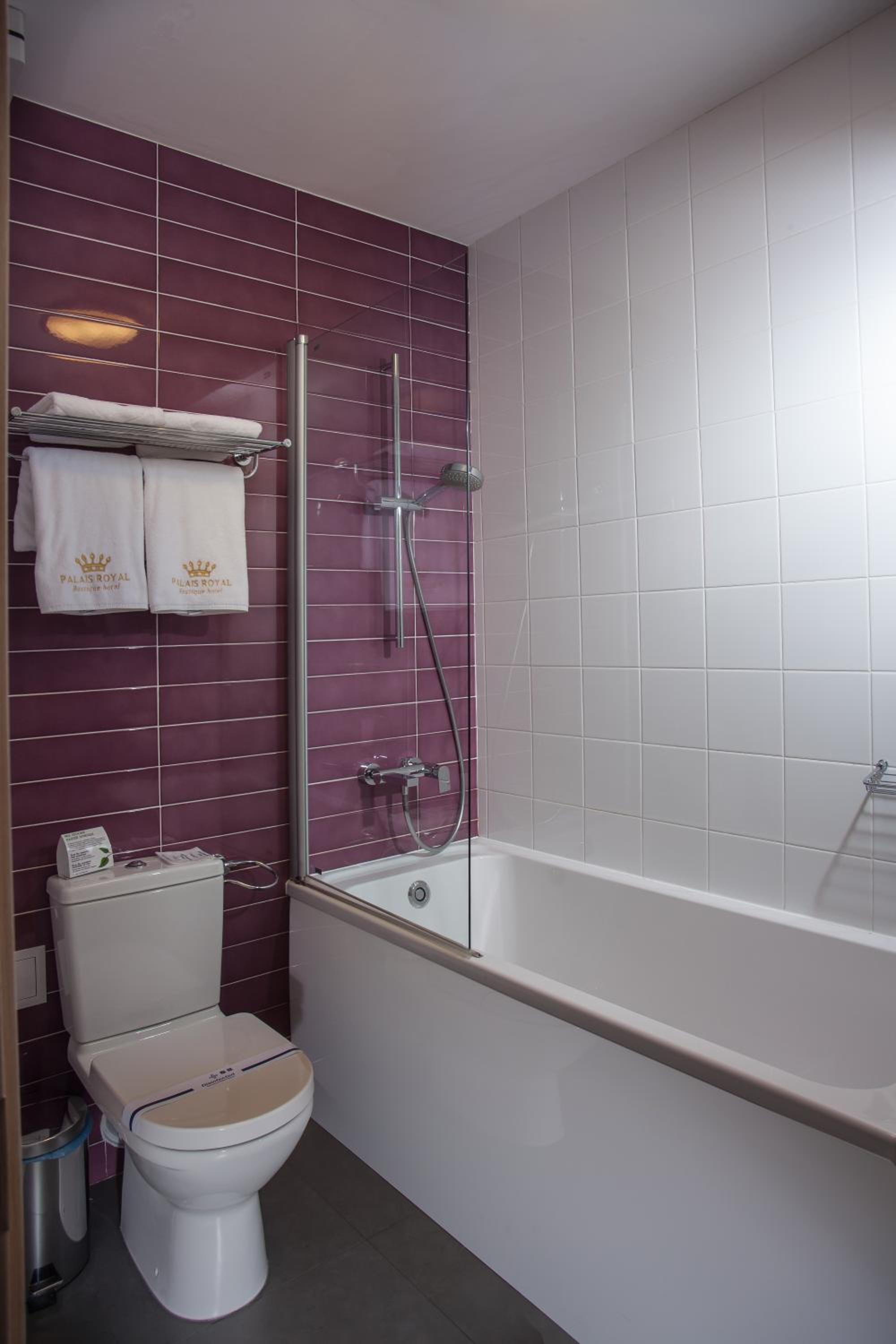Family Suite with Balcony photo 3