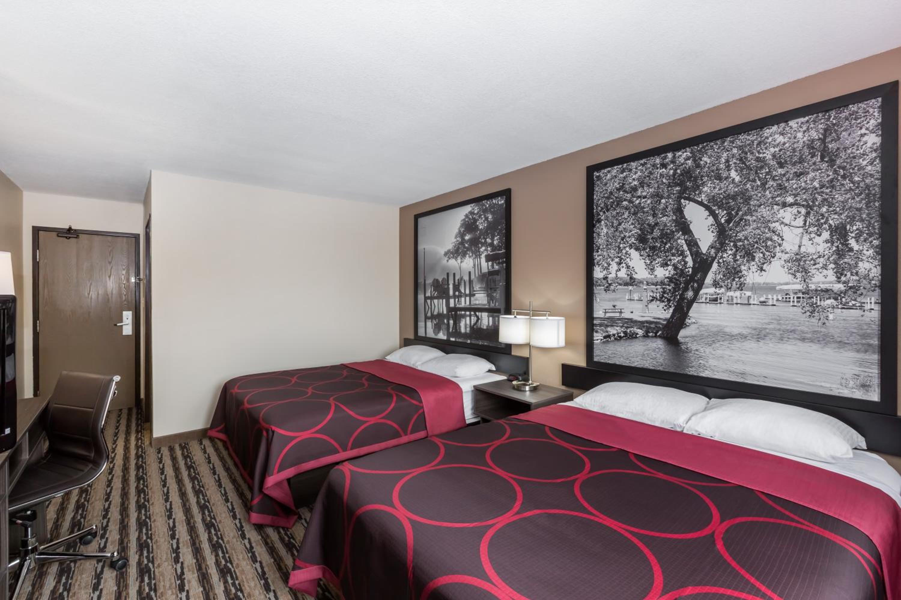 Deluxe Queen Room with Two Queen Beds - Non-Smoking - Photo 1