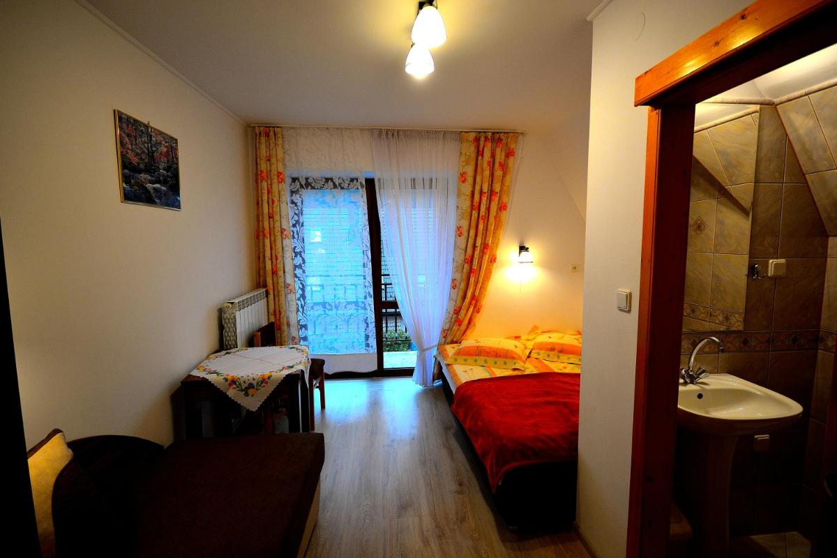 Economy Double Room photo 1