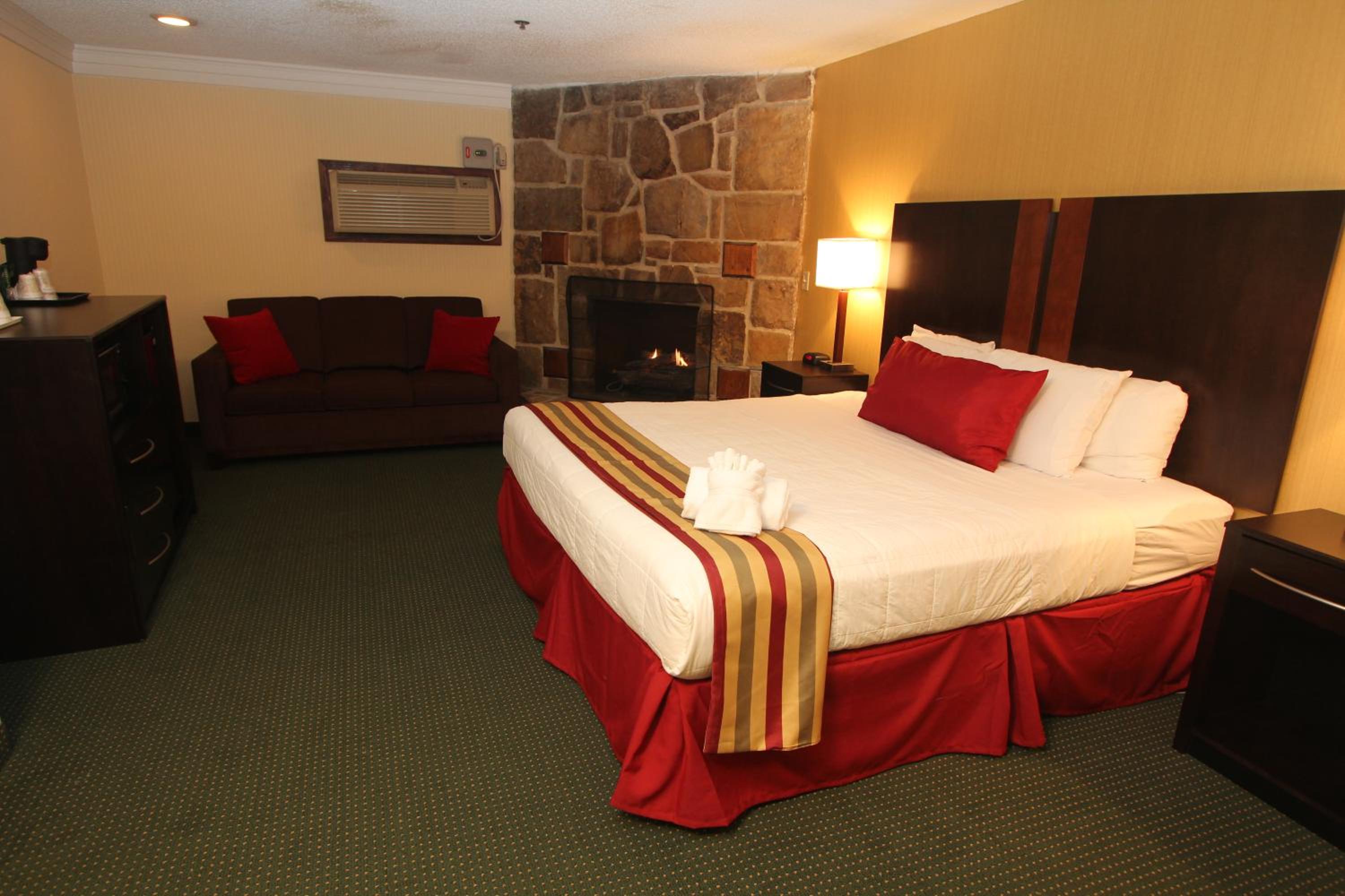 King Suite with Sofa Bed - Disability Access photo 1