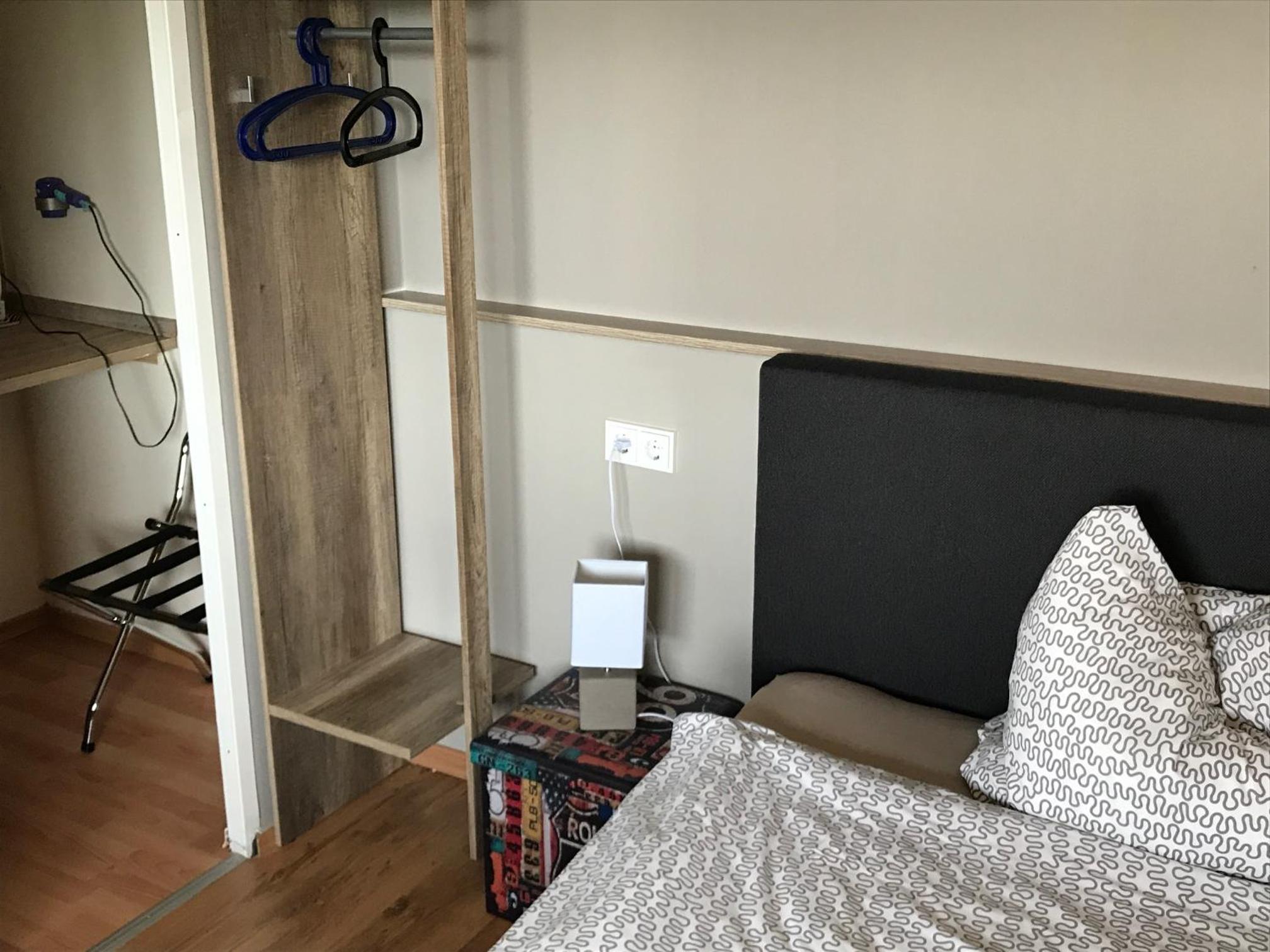 Double or Twin Room with Bathroom - Photo 10