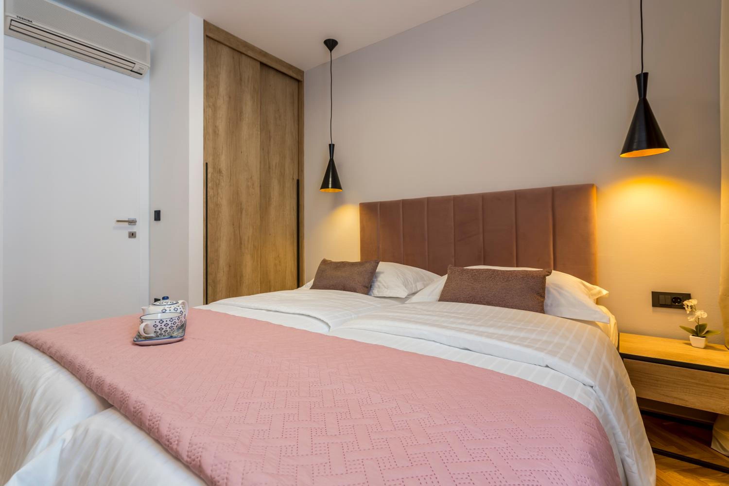 King Suite - Photo 2