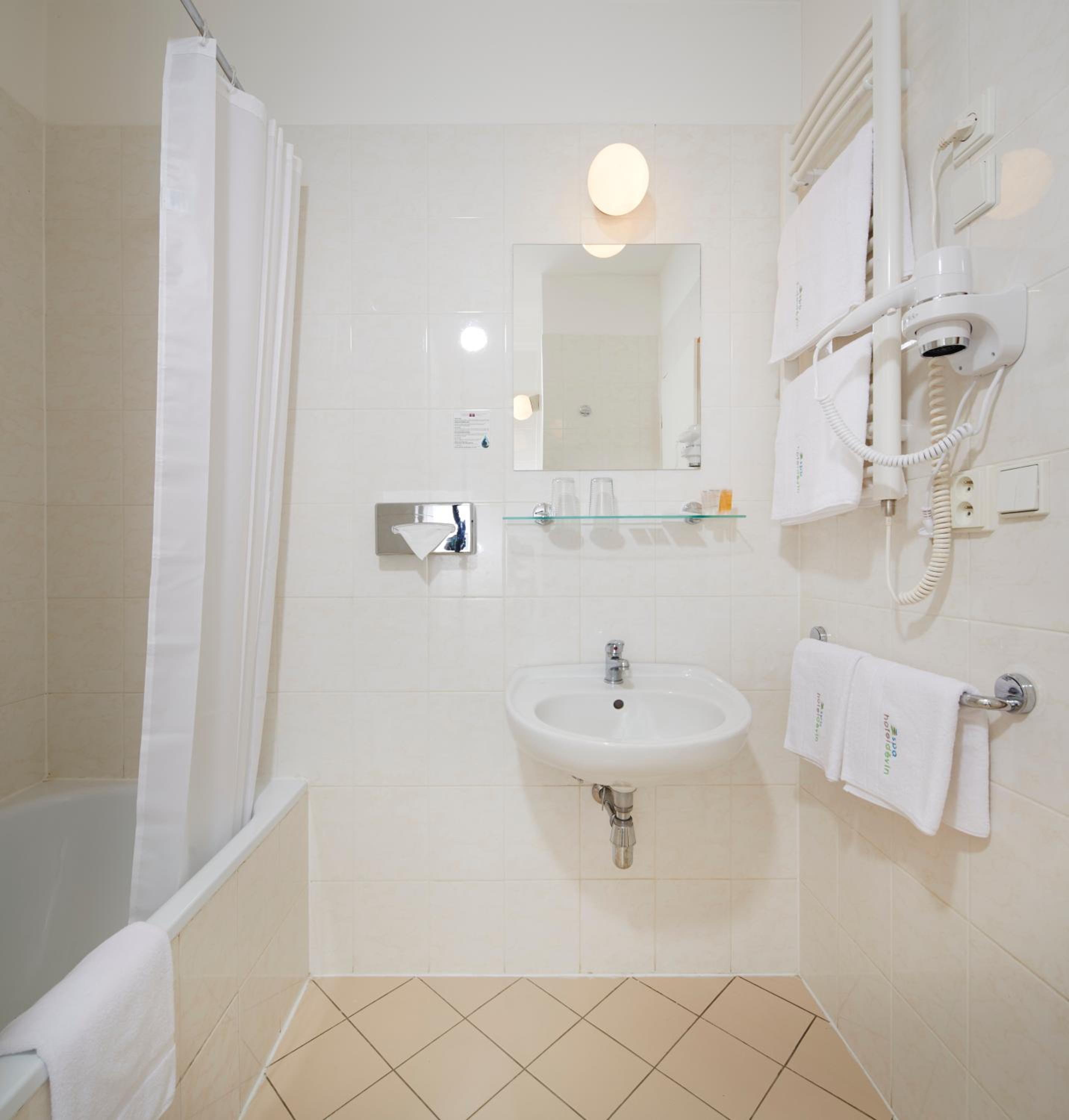 Superior Double or Twin Room with City View photo 2