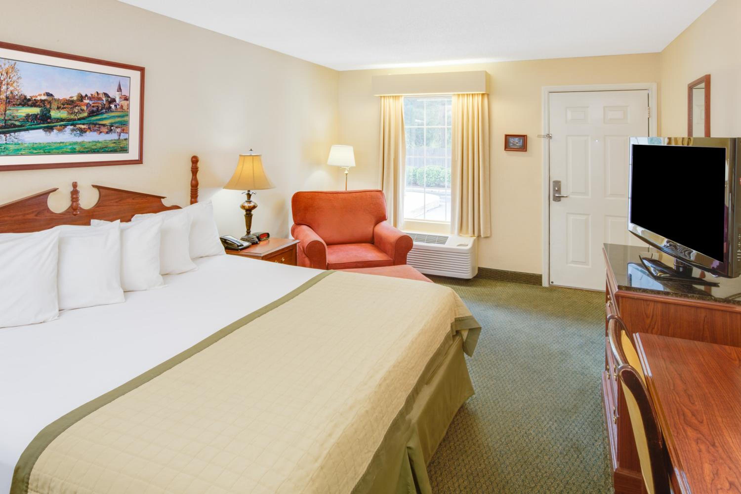 King Room - Non-Smoking - Photo 1